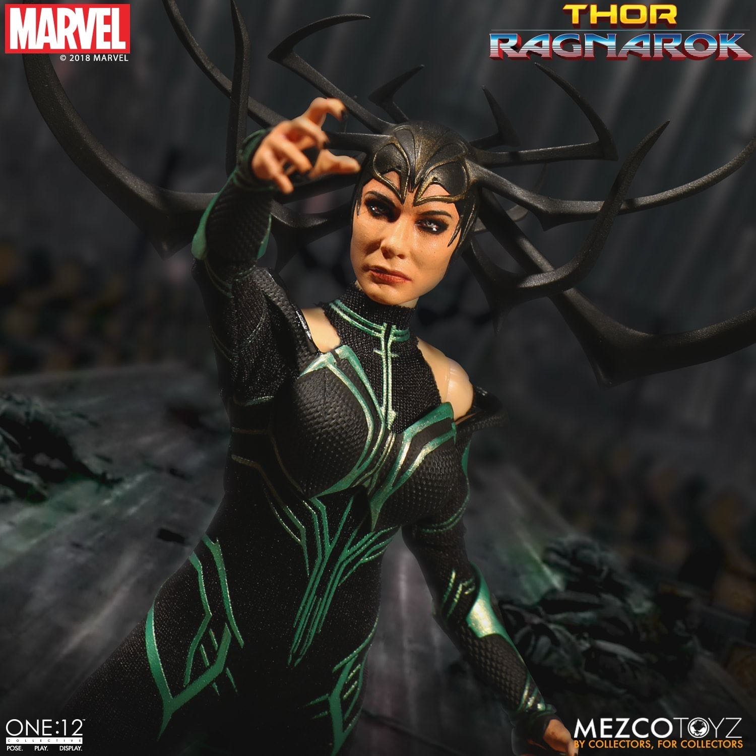 Hela Mezco One:12 - Mezco Toys (Marvel’s Thor: Ragnarok) action figure collectible [Barcode 696198769005] - Main Image 3