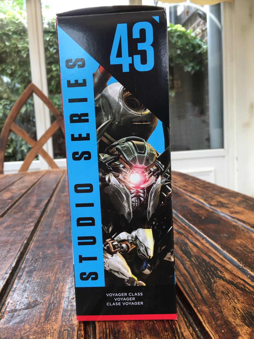 43 KSI Boss - Takara Tomy (Studio Series) action figure collectible [Barcode 630509824526] - Main Image 4