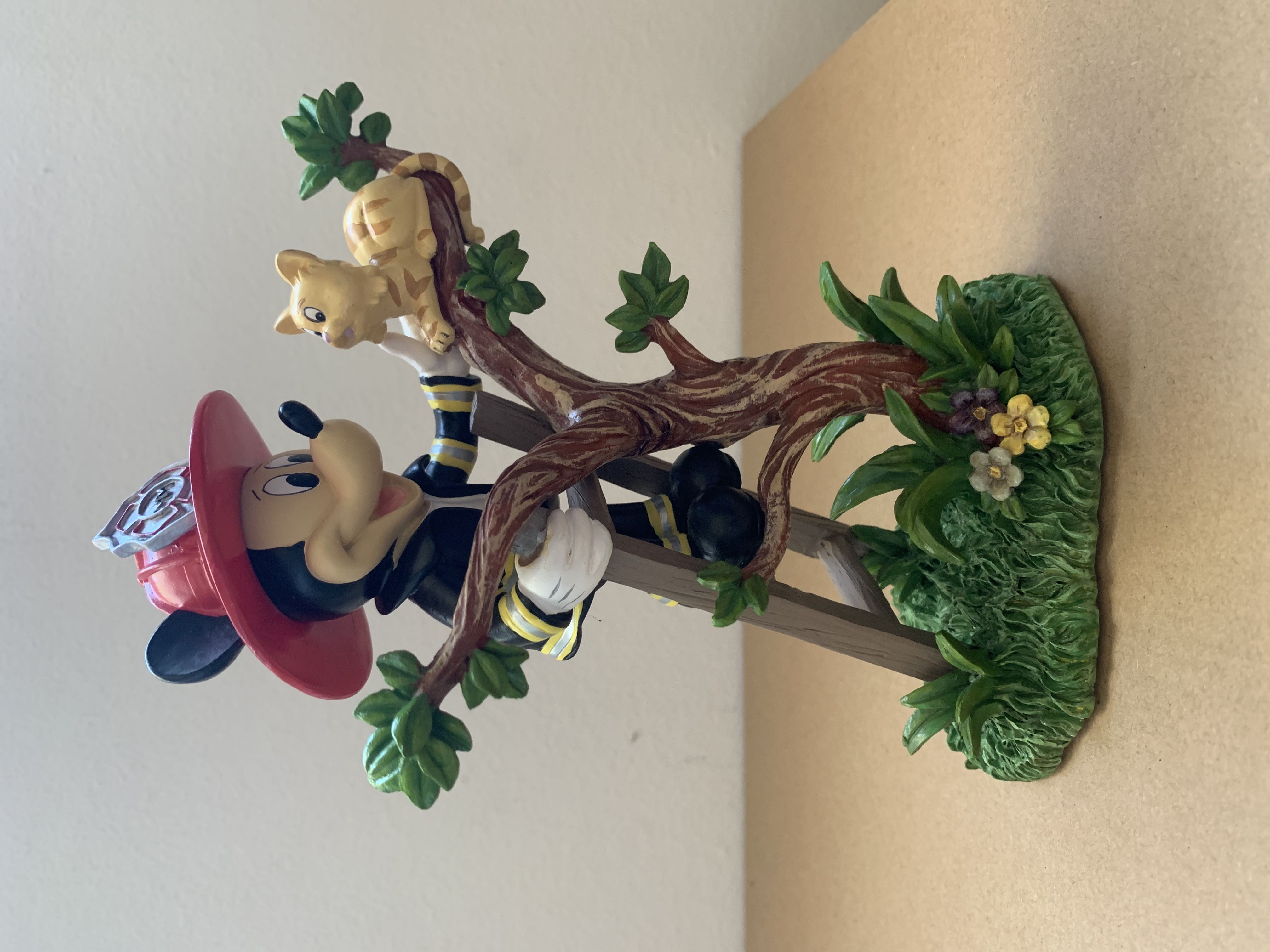 Mickey Mouse  (Hamilton Collection) action figure collectible - Main Image 3