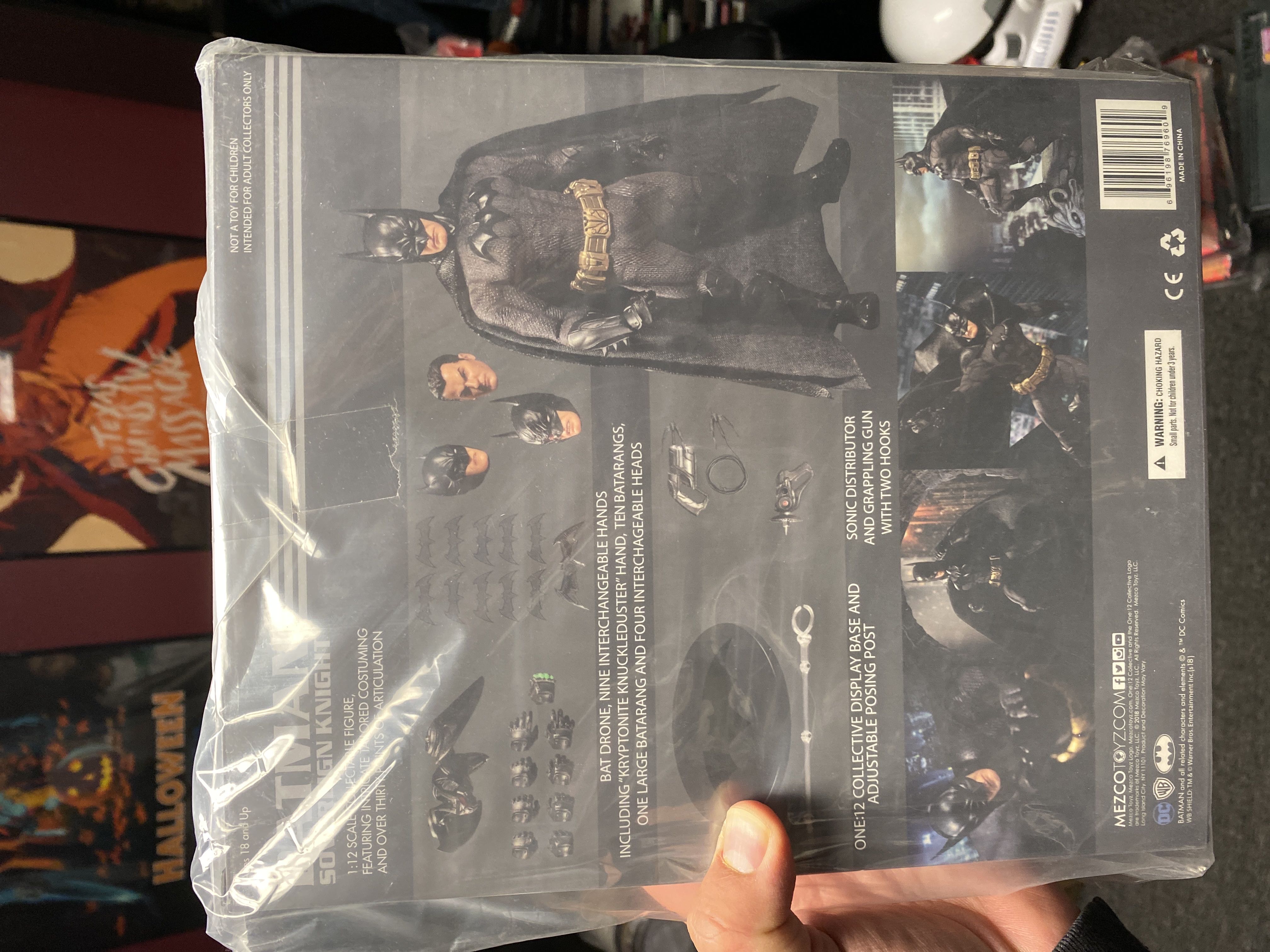 Mezco One:12 Batman (Sovereign Knight) - Mezco Toyz (One:12) action figure collectible [Barcode 696198769609] - Main Image 2