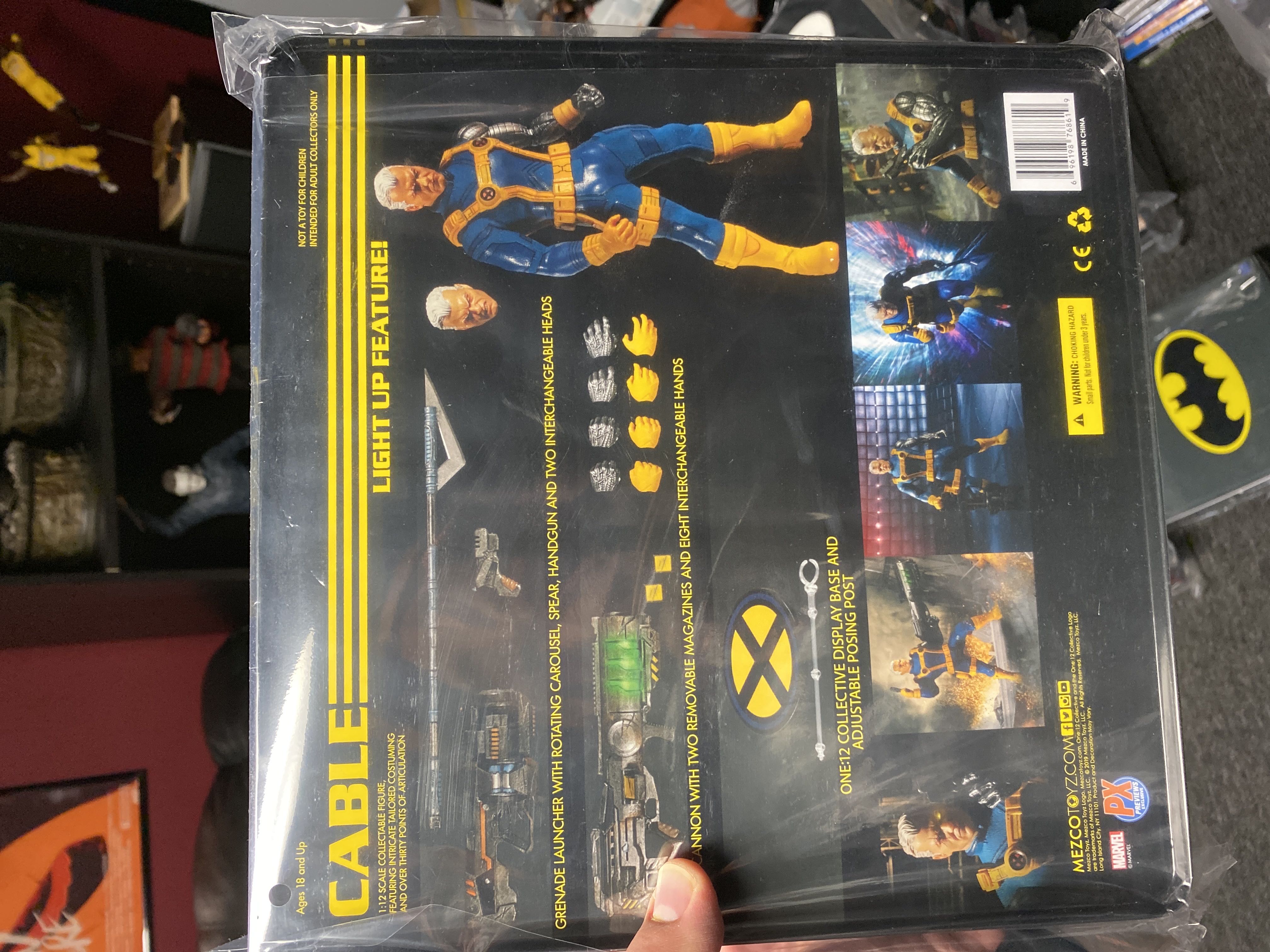 Cable - Mezco Toyz (Marvel (X-men)) action figure collectible [Barcode 696198768619] - Main Image 2