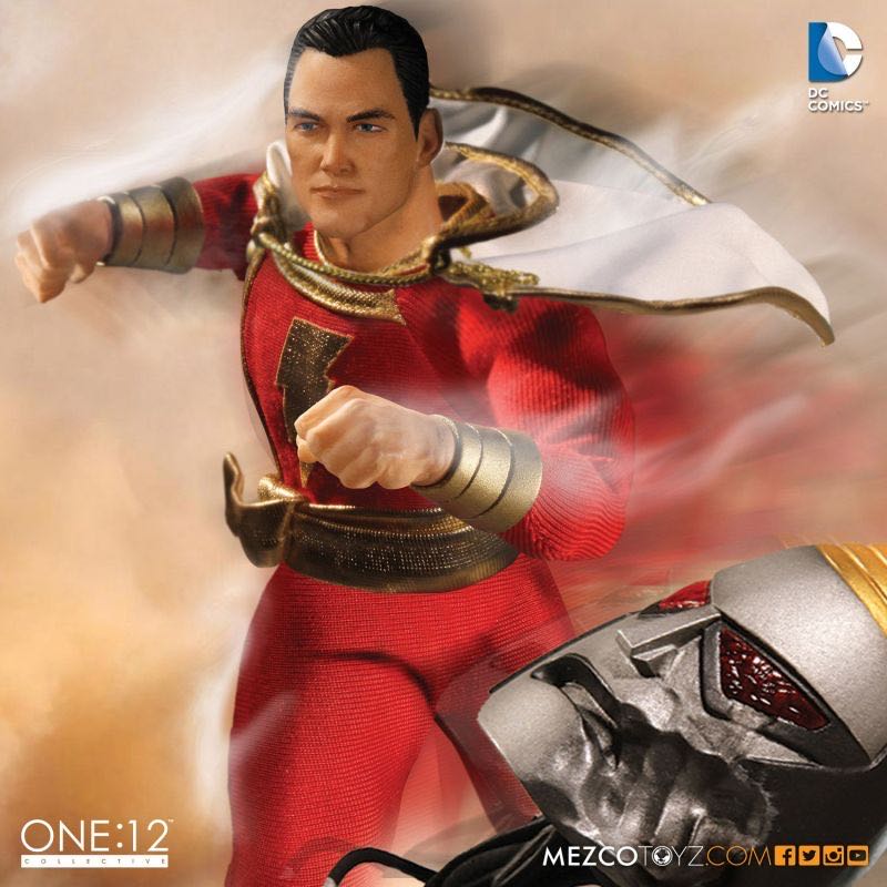 6 Shazam! - Mezco (Mezco One 12) action figure collectible [Barcode 696198761207] - Main Image 2