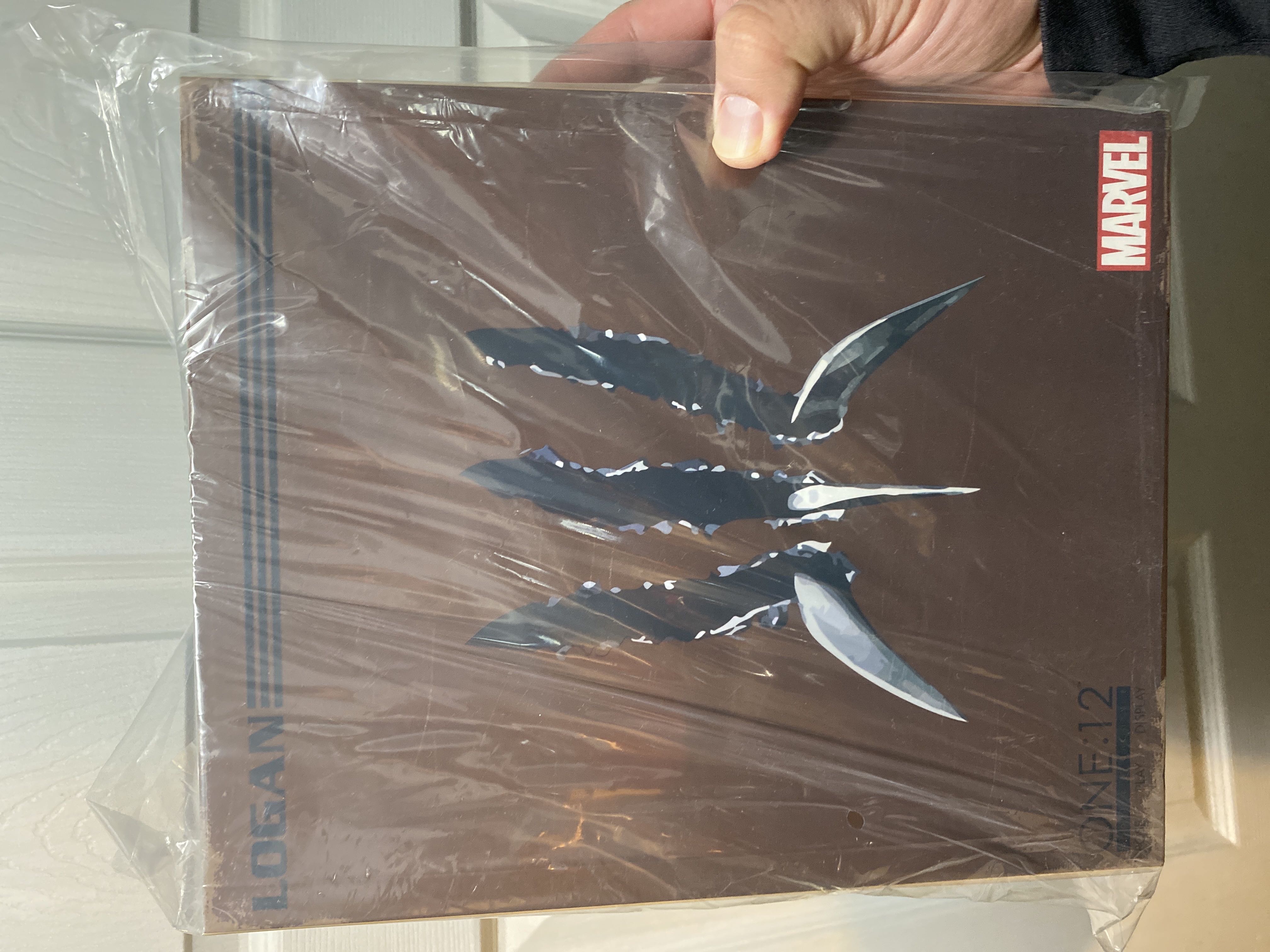 Mezco One:12 Logan - Mezco Toyz - One:12 Collective (X-Men: Wolverine) action figure collectible [Barcode 696198765342] - Main Image 1