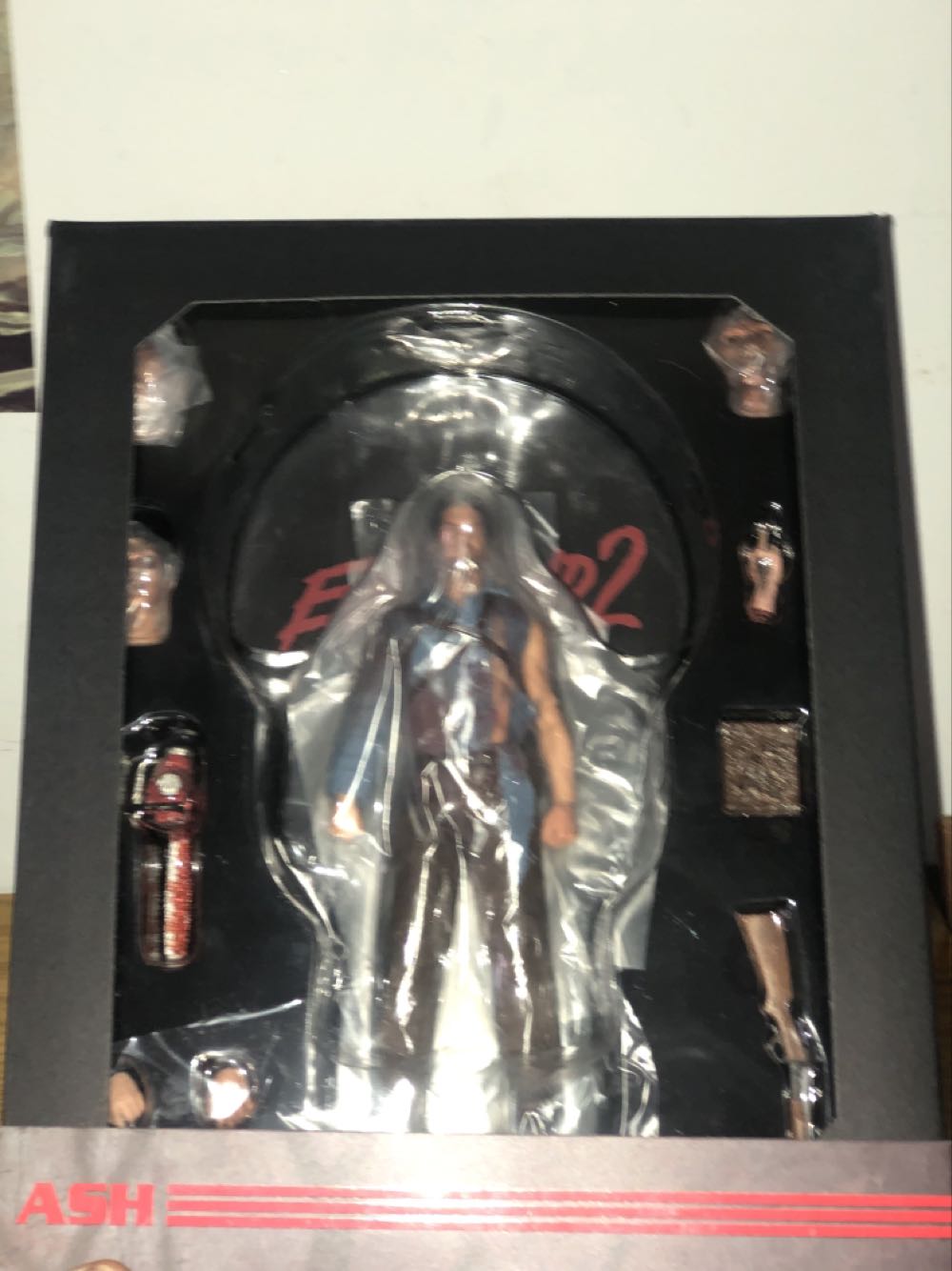 Ash One:12 - Mezco Toyz (Evil Dead) action figure collectible [Barcode 696198765106] - Main Image 3
