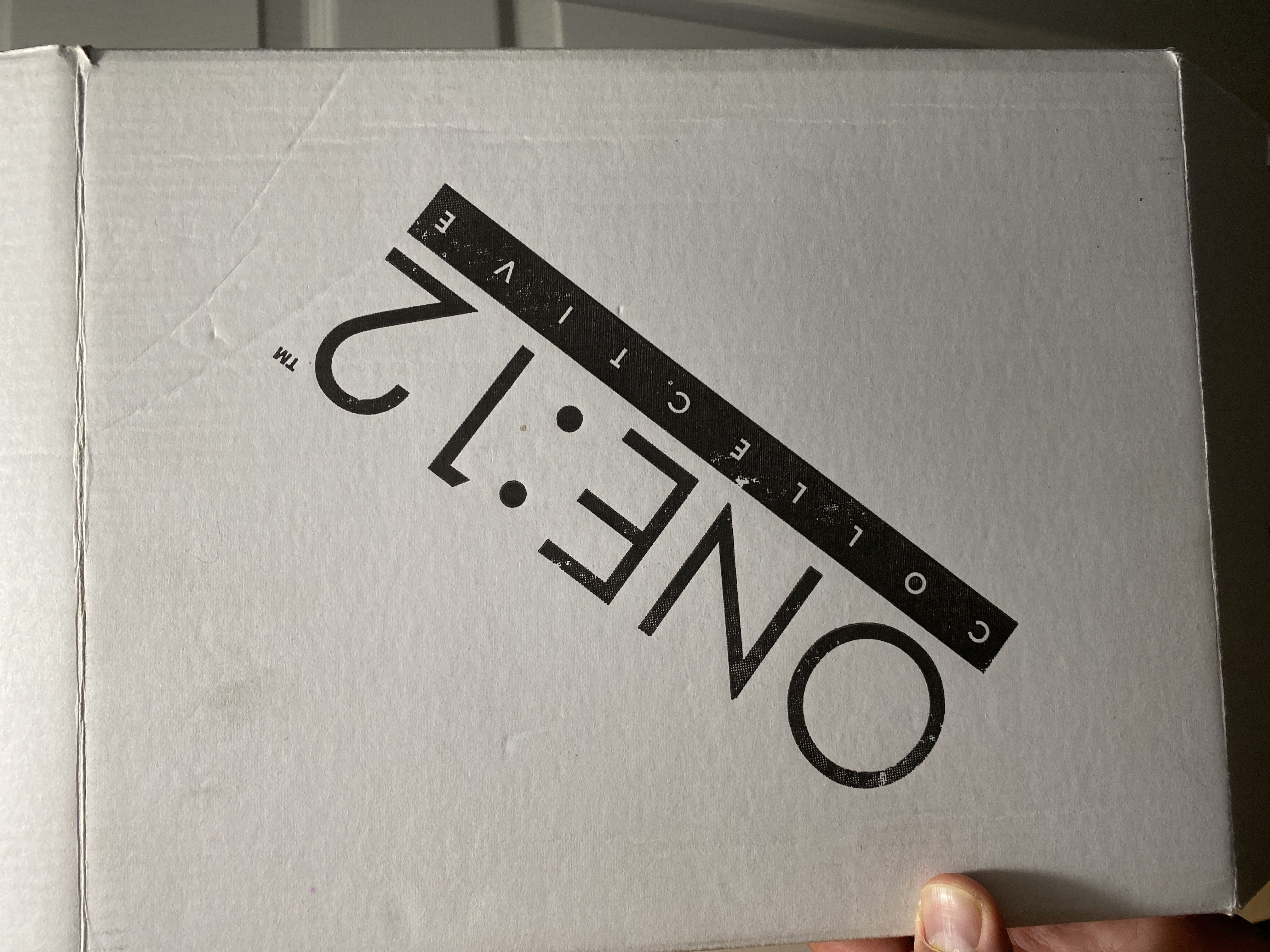 Mezco One:12 PRCC Batman Dark Knight Returns 400 Made - Mezco Toyz (One:12) action figure collectible [Barcode 696198760040] - Main Image 3