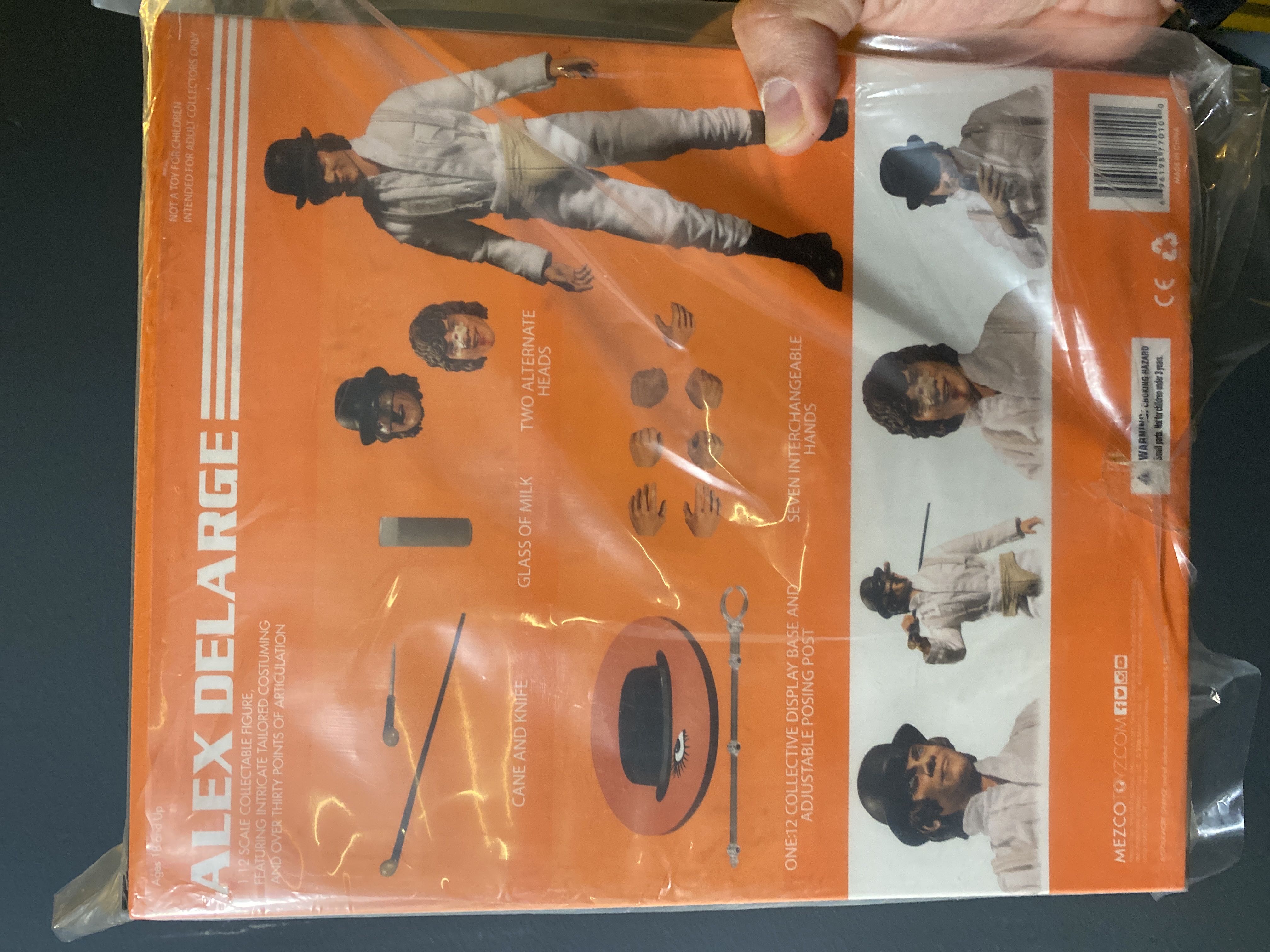 Mezco One:12 Alex Delarge Clockwork Orange - Mezco Toyz (One:12) action figure collectible [Barcode 696198770100] - Main Image 2