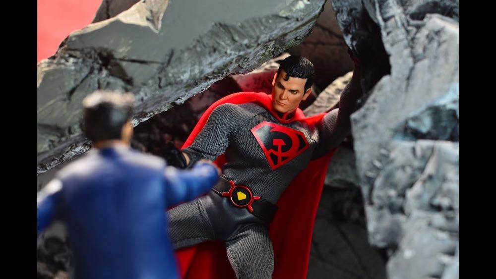 One:12 Collective/ Superman (Red Son) - Mezco Toyz (DC Comics) action figure collectible [Barcode 696198761528] - Main Image 3
