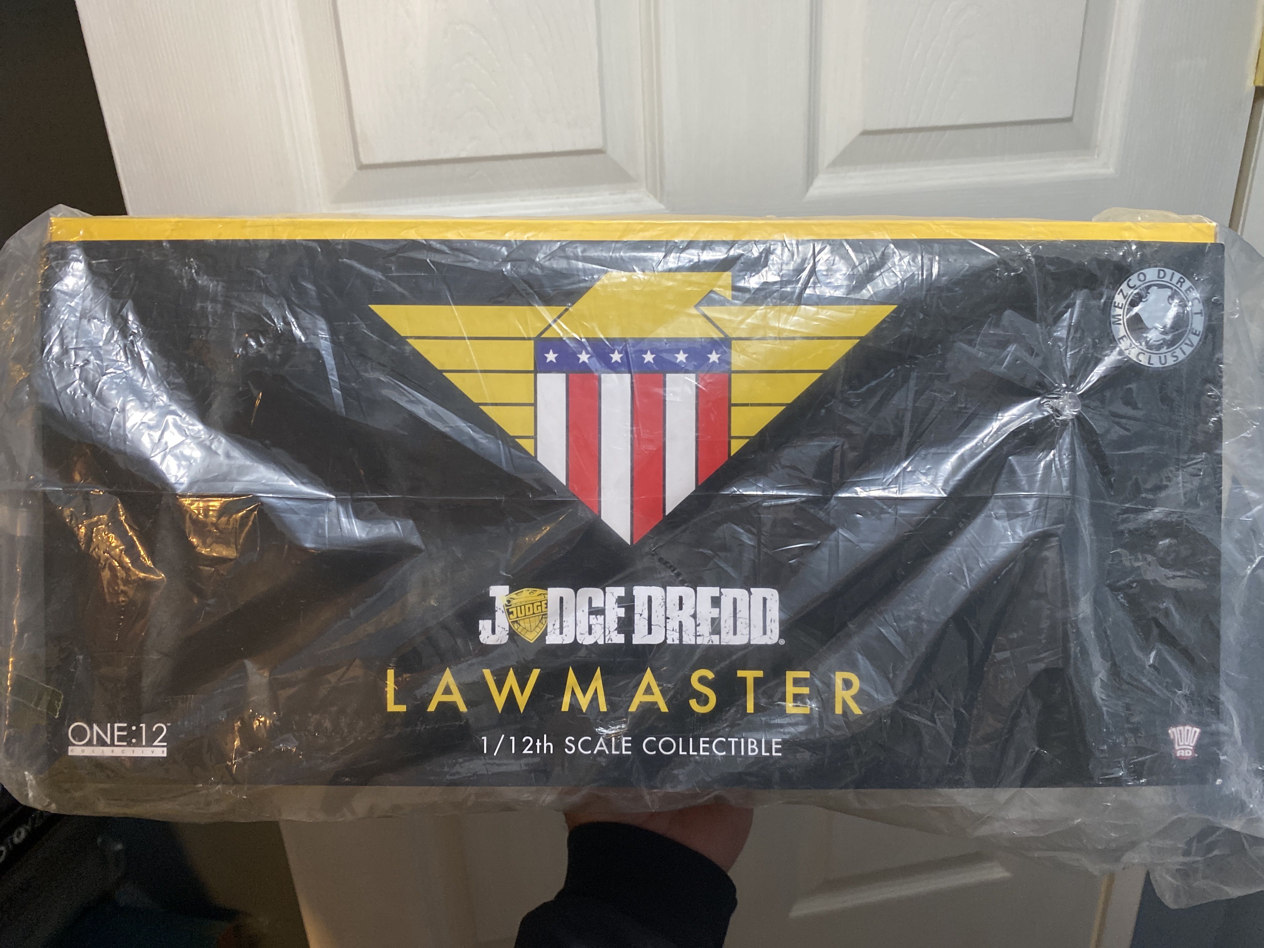 Mezco One:12 MDX Direct Exclusive Dark Blue Judge Dredd And Lawmaster - Mezco Toyz (One:12) action figure collectible [Barcode 696198760279] - Main Image 3
