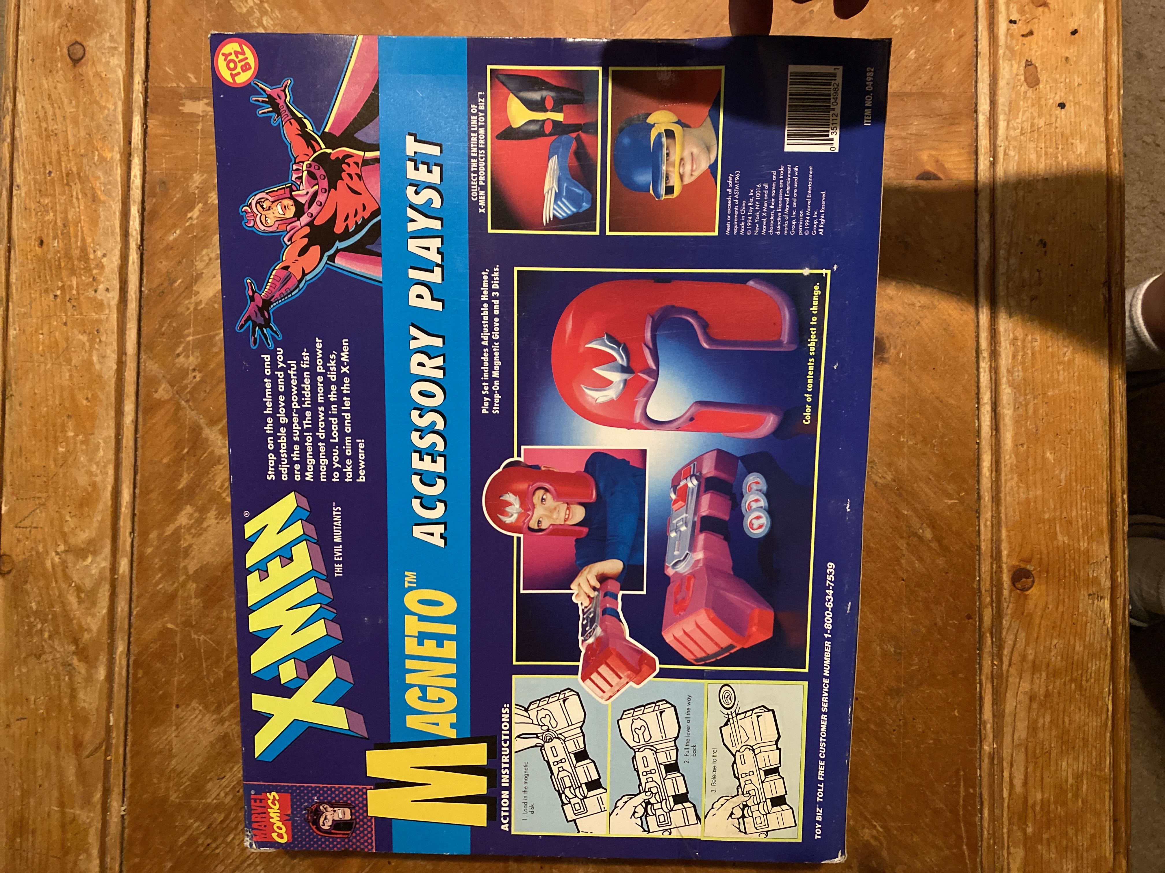 X-Men (Accessory) - Toy Biz (Magneto Accessory Playset) action figure collectible [Barcode 035112049821] - Main Image 2