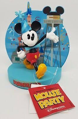 Flash Speeder w/ Launching Laser Cannon!