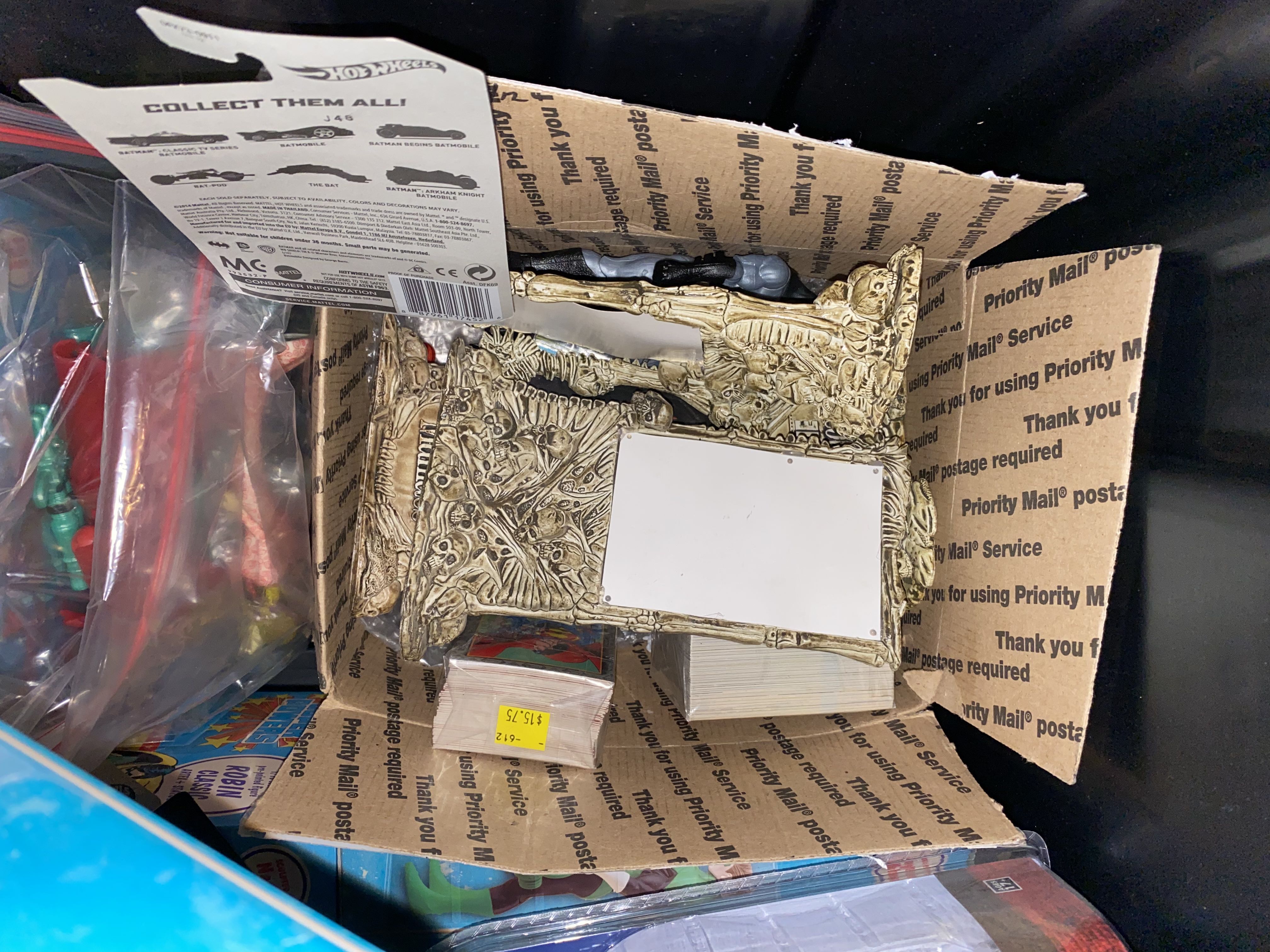 Mixed Loose Gears Of War, Alien Ripley, Freddy Headknocker, Star Wars Falcon, DC Statues, Movie Maniac, Mars Attack - Multiple action figure collectible - Main Image 3