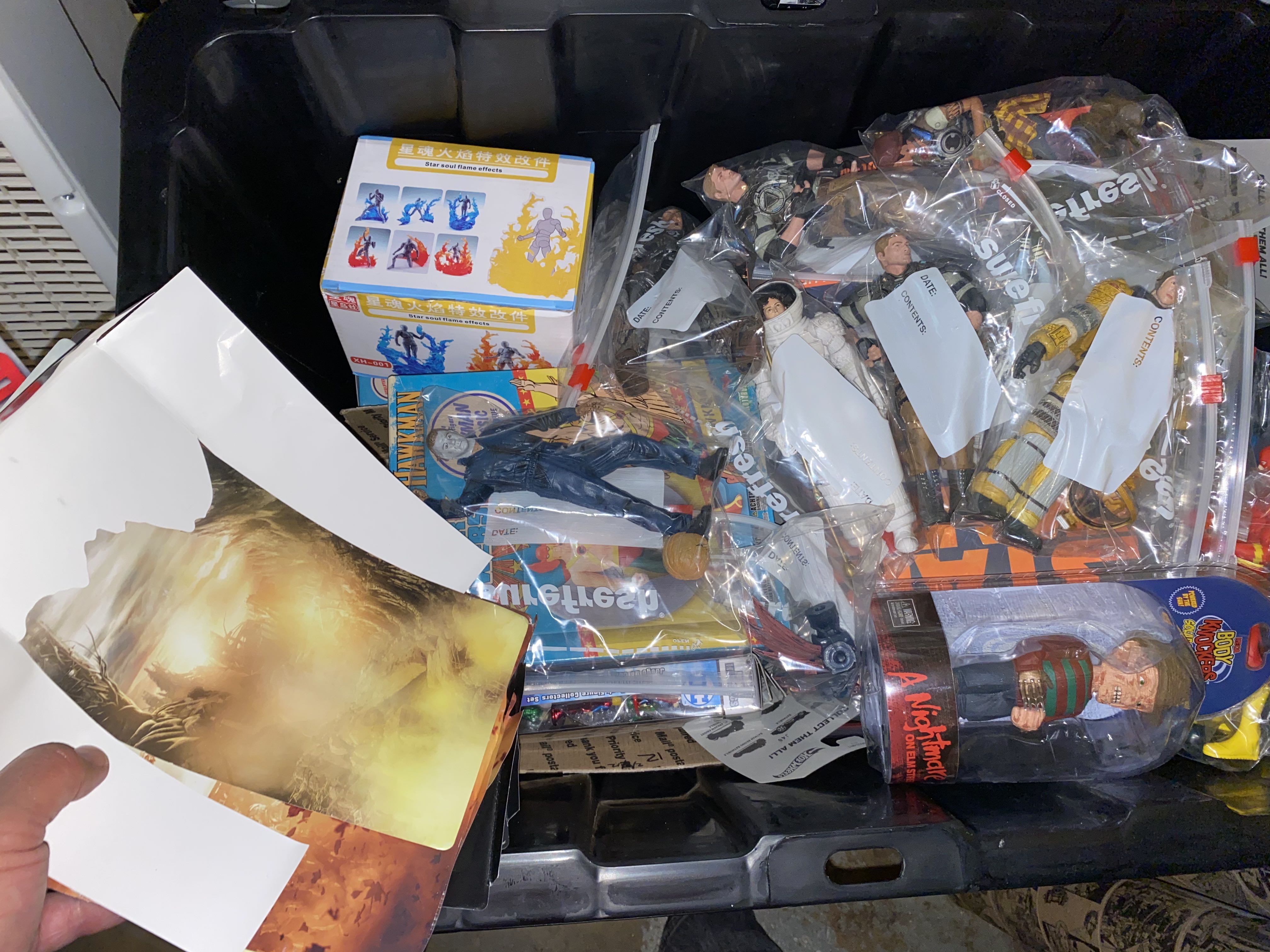 Mixed Loose Gears Of War, Alien Ripley, Freddy Headknocker, Star Wars Falcon, DC Statues, Movie Maniac, Mars Attack - Multiple action figure collectible - Main Image 4