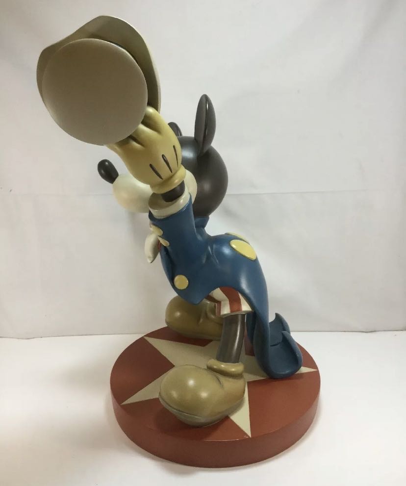 Mickey Mouse Big Fig - Artist Kevin Kidney & Jody daily (Disney Parks Exclusive) action figure collectible - Main Image 2