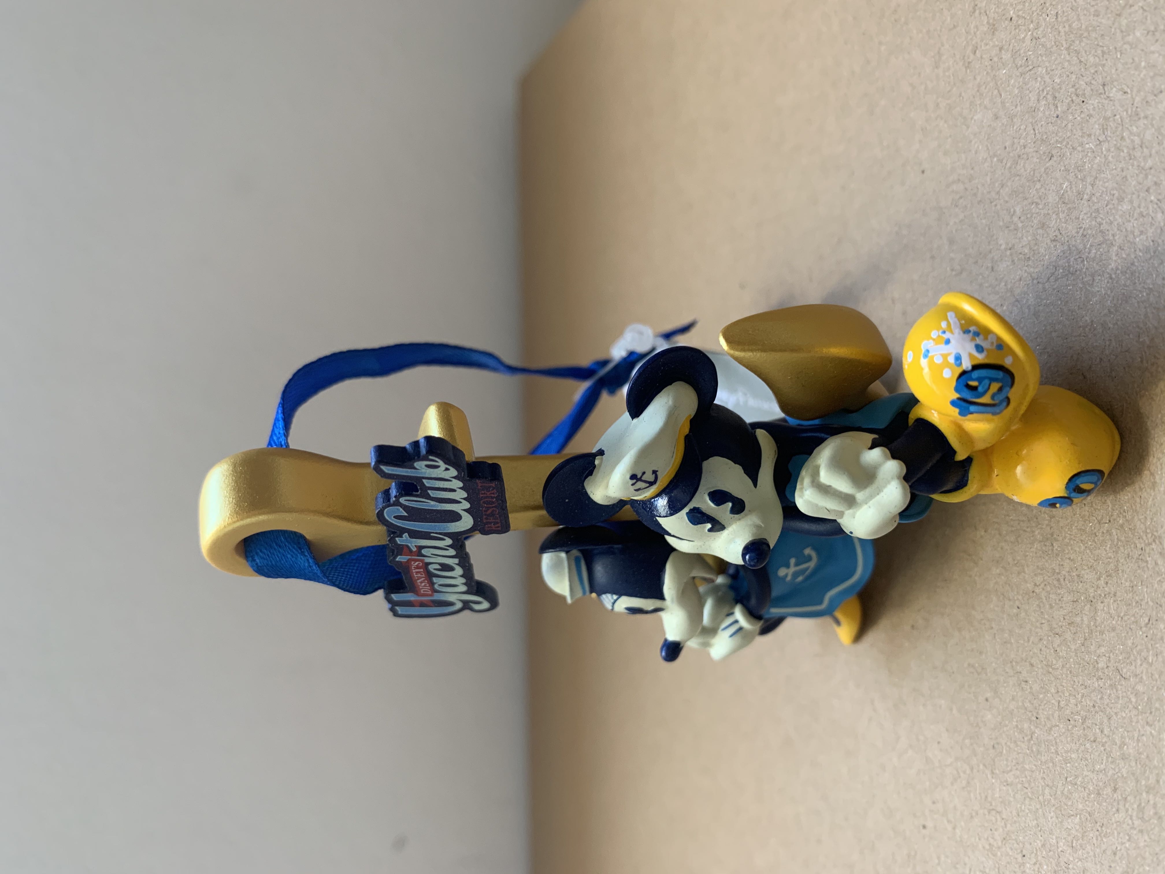 Mickey And Minnie Mouse - Disney Theme Park Merchandise (Disney Theme Park Merchandise) action figure collectible - Main Image 2