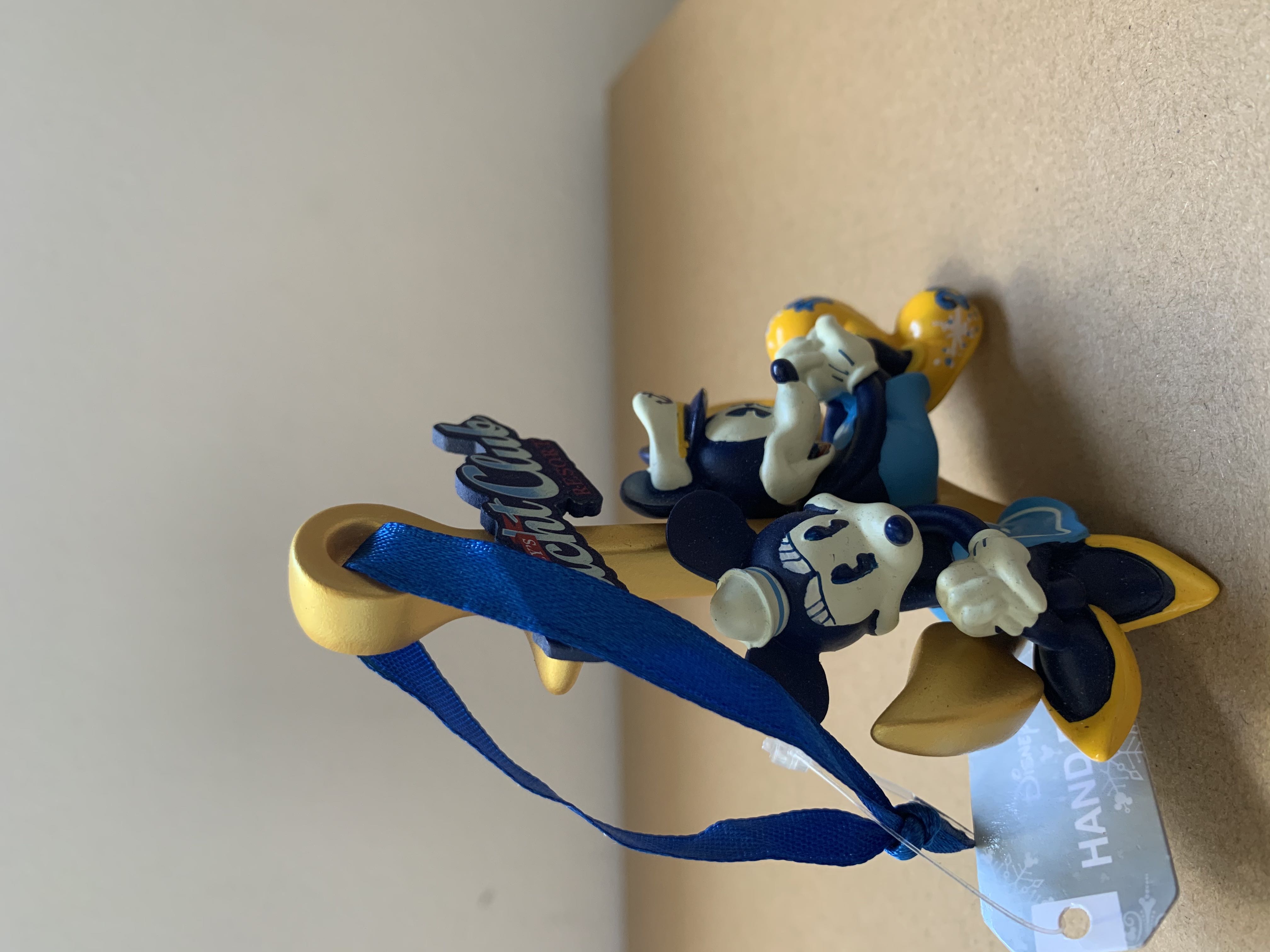 Mickey And Minnie Mouse - Disney Theme Park Merchandise (Disney Theme Park Merchandise) action figure collectible - Main Image 4