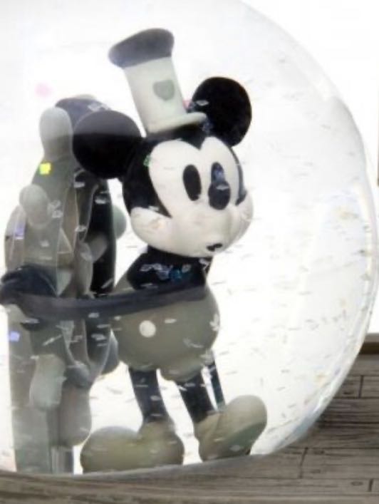 Mickey Mouse - Disney Store Exclusive (Disney Store) action figure collectible - Main Image 2