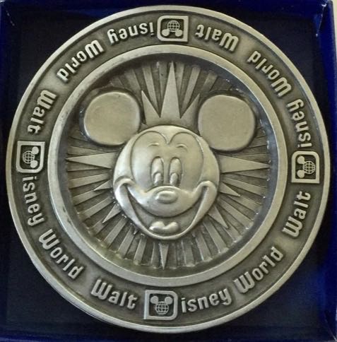 Mickey Mouse - Walt Disney Company (Disney Theme Park Merchandise) action figure collectible - Main Image 2