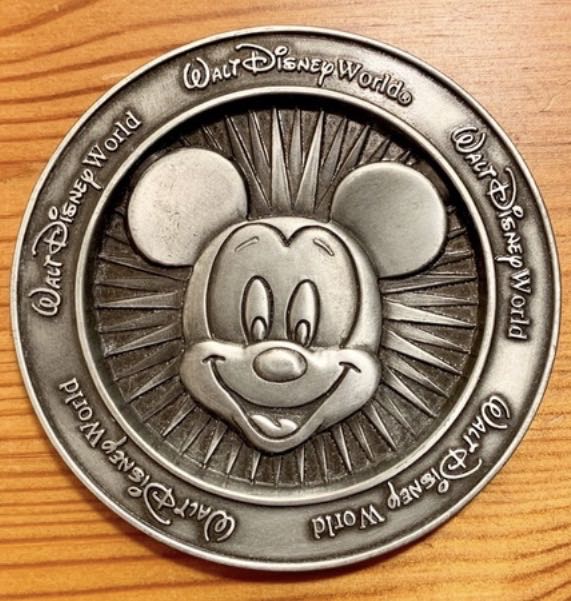 Mickey Mouse - Walt Disney Company (Disney Theme Park Merchandise) action figure collectible - Main Image 4