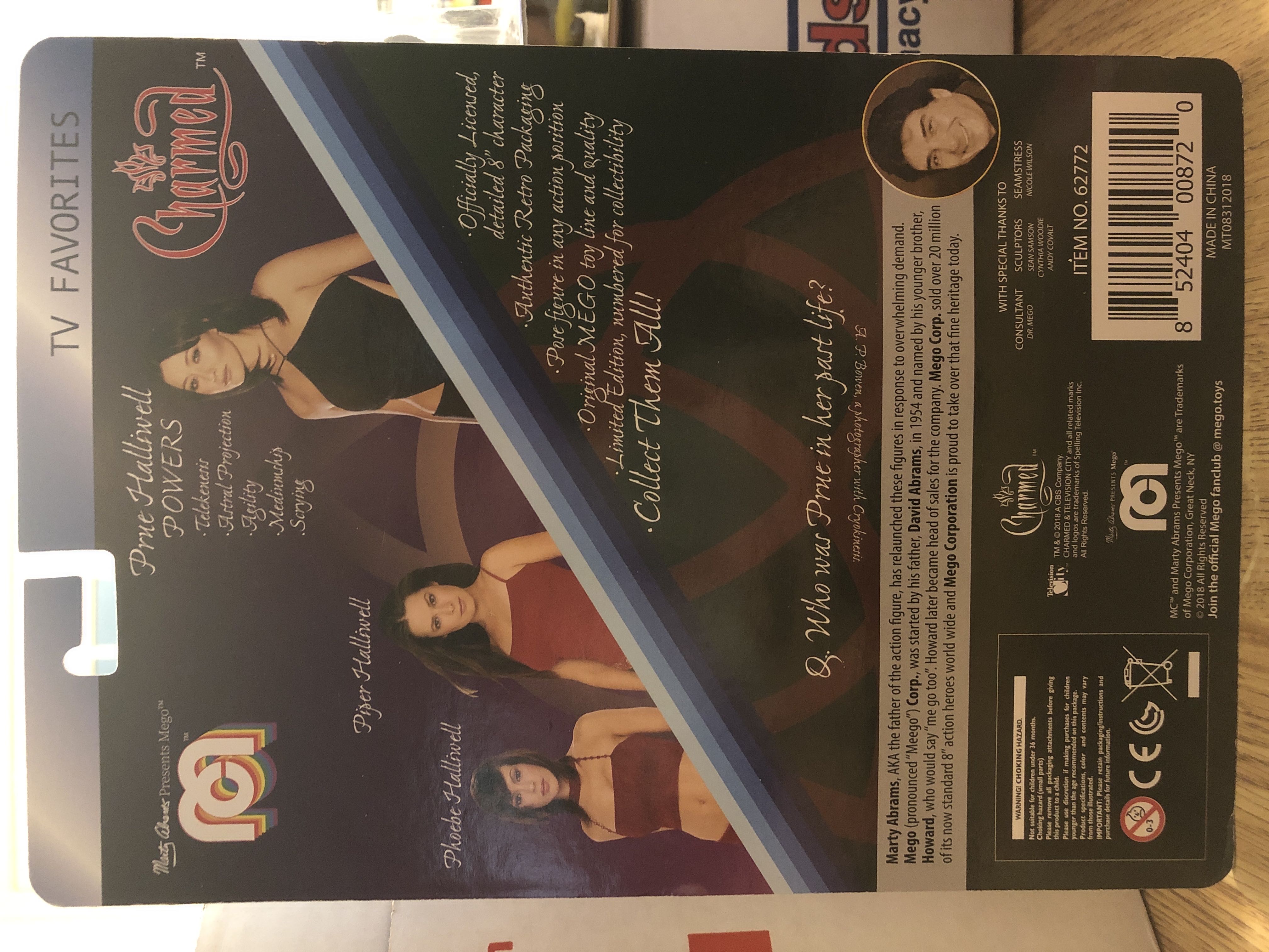 Prue Halliwell - Mego Corp (Charmed) action figure collectible [Barcode 852404008720] - Main Image 2