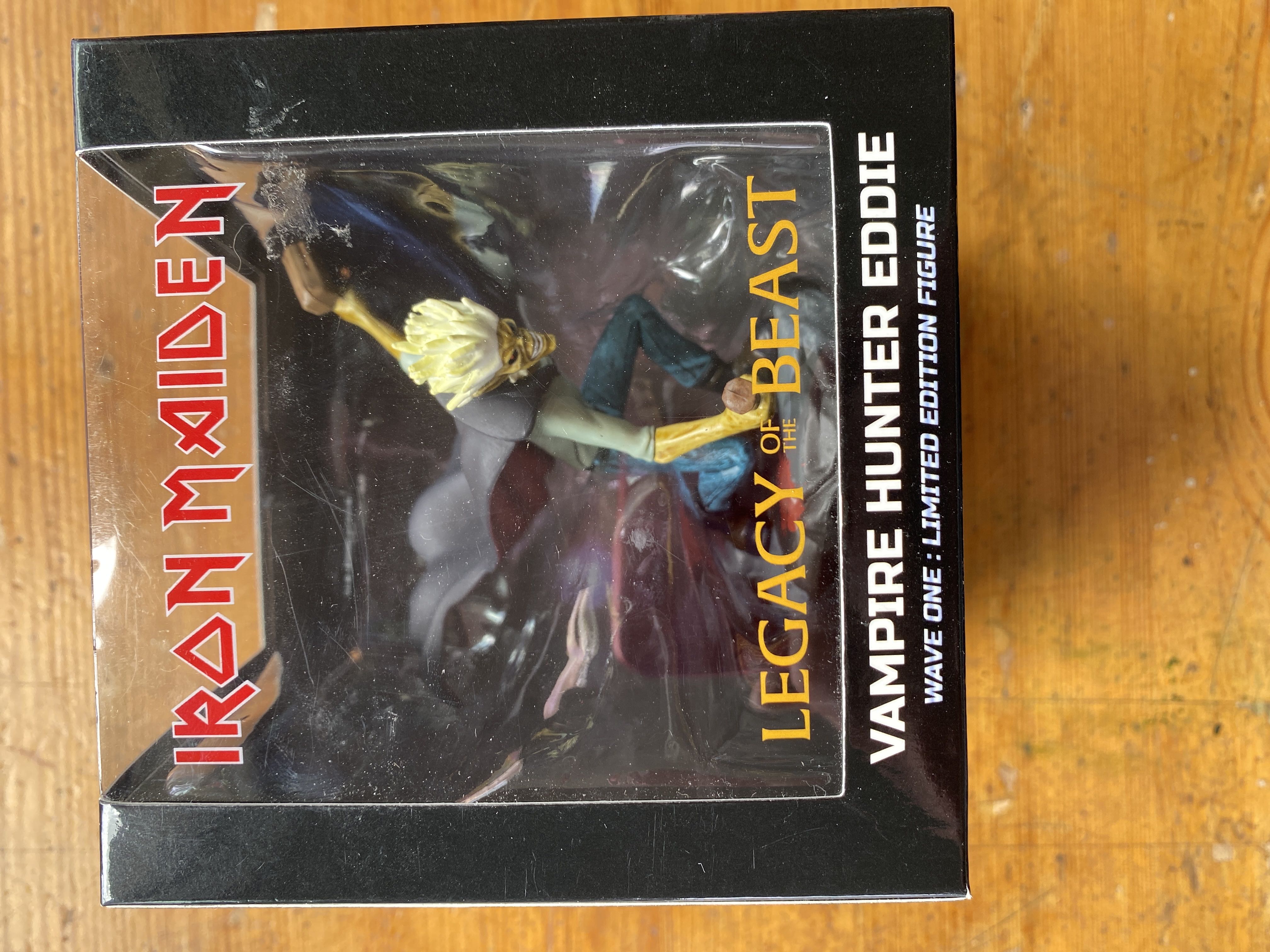 Xenomorph (Gloss Black)