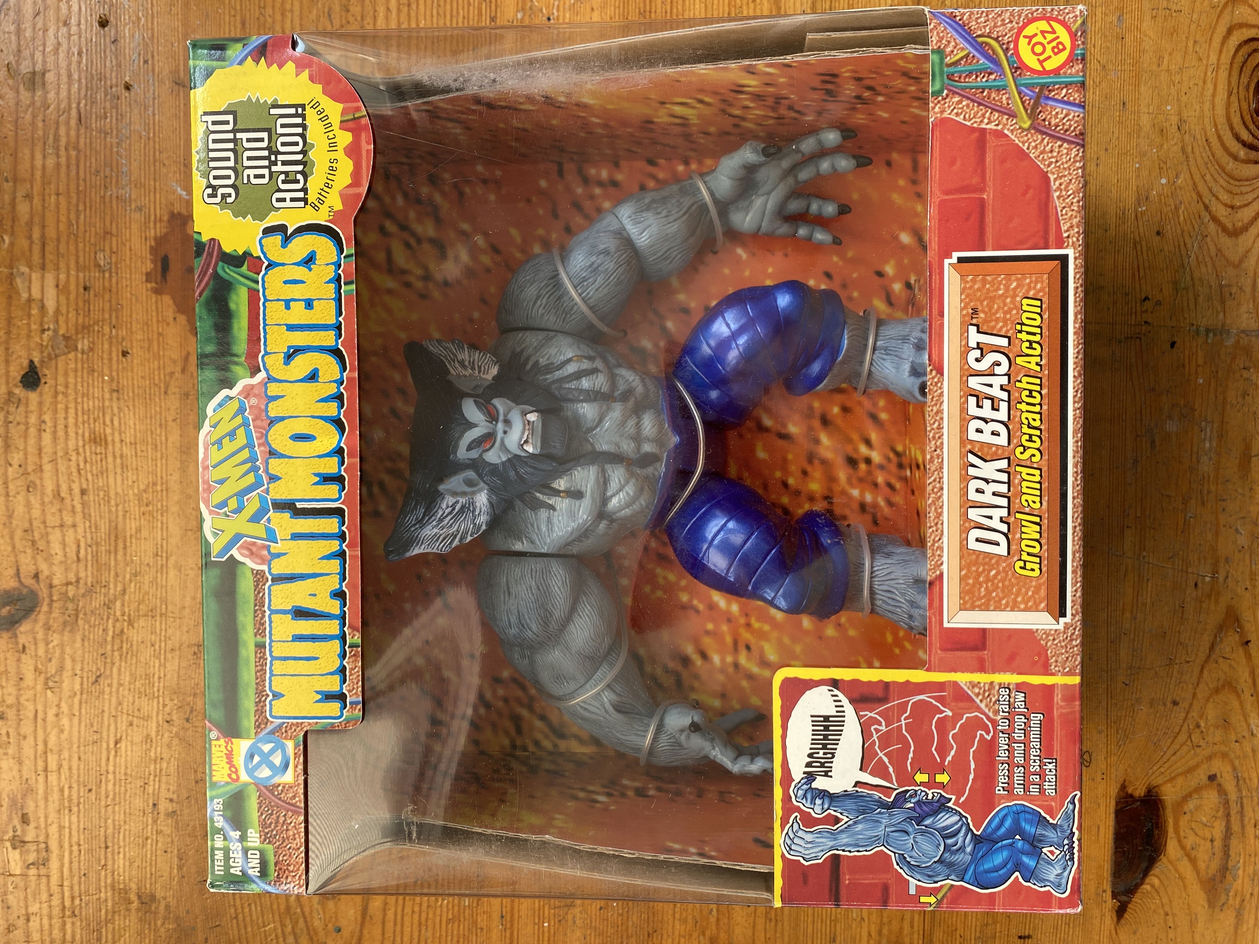 Mezco One:12 Sovereign Knight Batman Exclusive