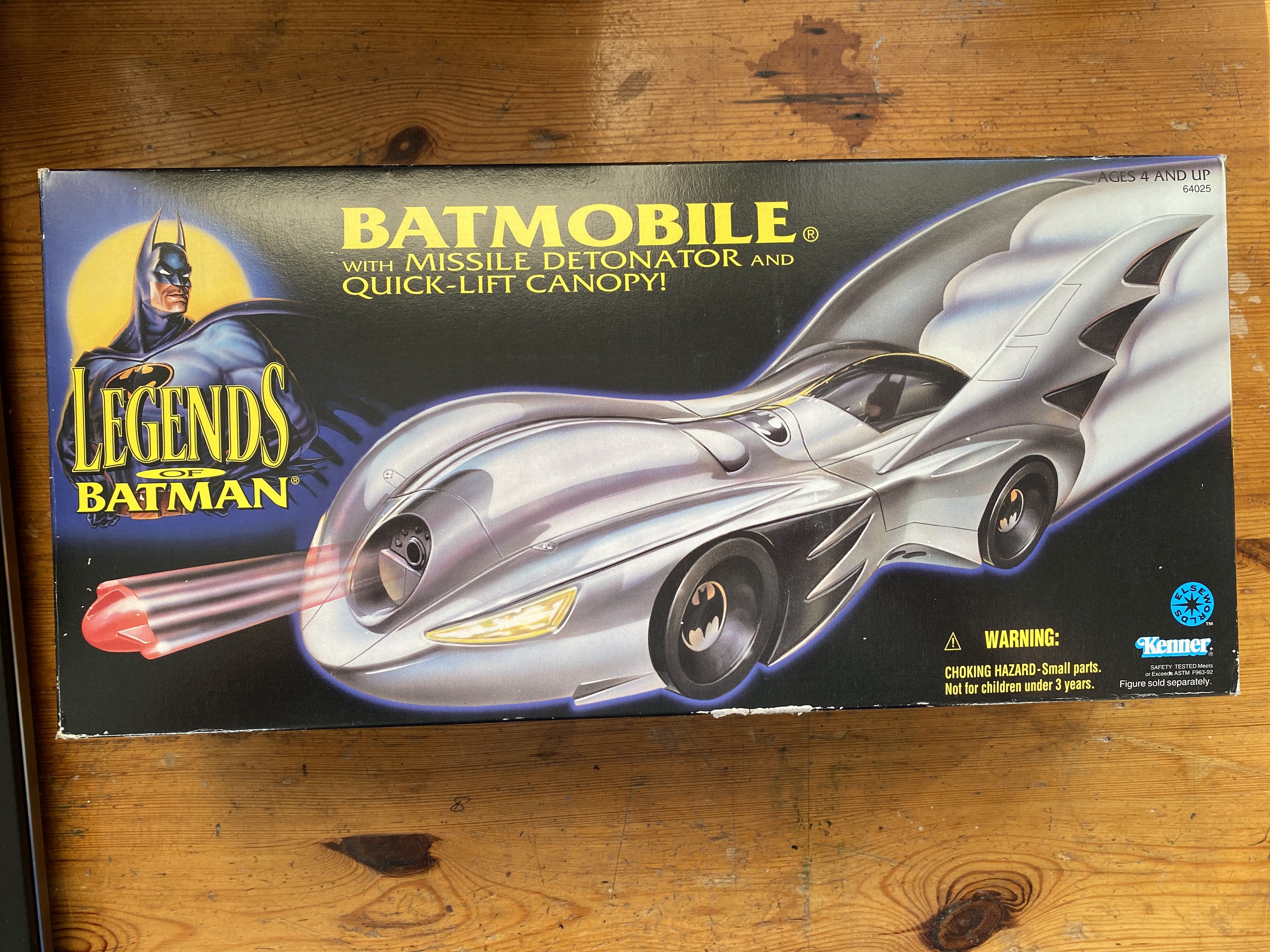 Batmobile - Kenner (Batman: Legends Of Batman) action figure collectible [Barcode 076281640259] - Main Image 1