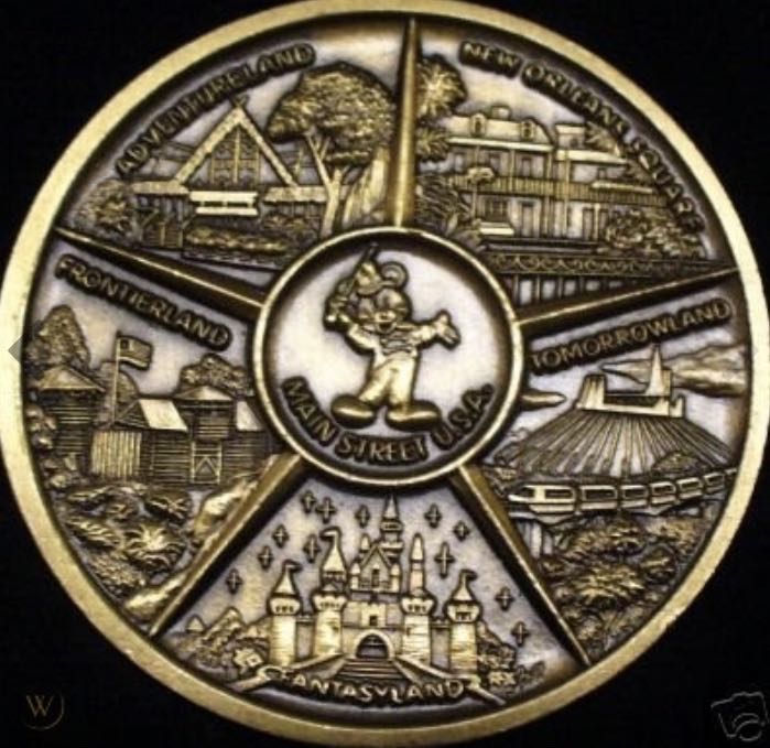 Disneyland Coin - Disneyland (Disneyland Parks) action figure collectible - Main Image 4