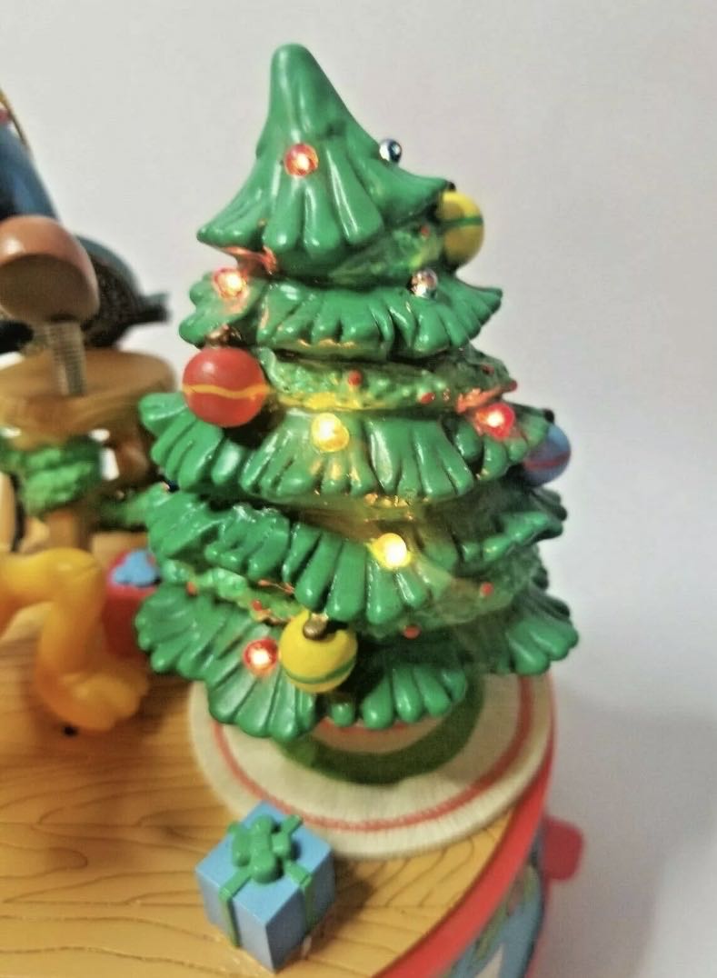 Mickey Mouse Music Box - Enesco (Disney Enesco) action figure collectible - Main Image 3