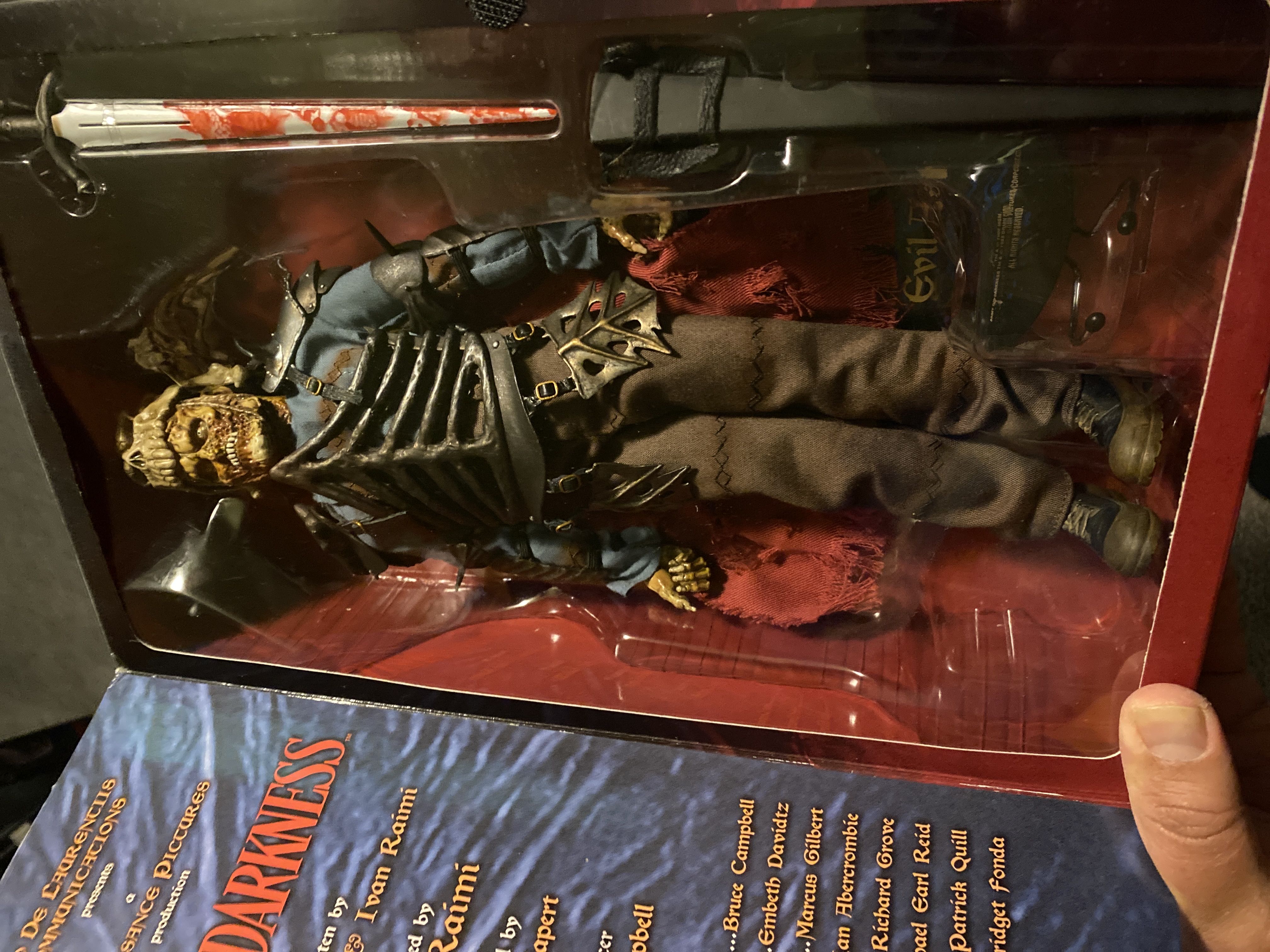 Evil Ash (13”) - Sideshow Collectibles (Evil Dead) action figure collectible [Barcode 747720203259] - Main Image 2