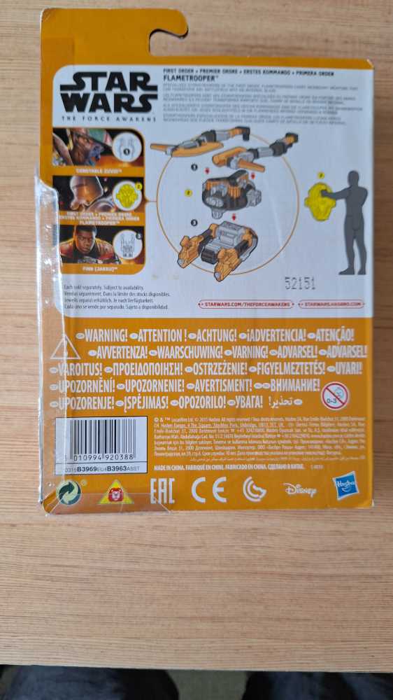 First Order Flametrooper - Hasbro (Star Wars) action figure collectible [Barcode 5010994920388] - Main Image 3