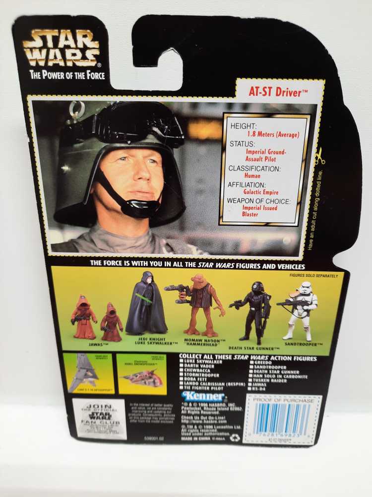 AT-ST Driver With Blaster Rifle And Pistol [Collection 3, New Bubble, Holo] - Kenner / Hasbro (The Power Of The Force (1997 - 1998)) action figure collectible [Barcode 076281698236] - Main Image 2