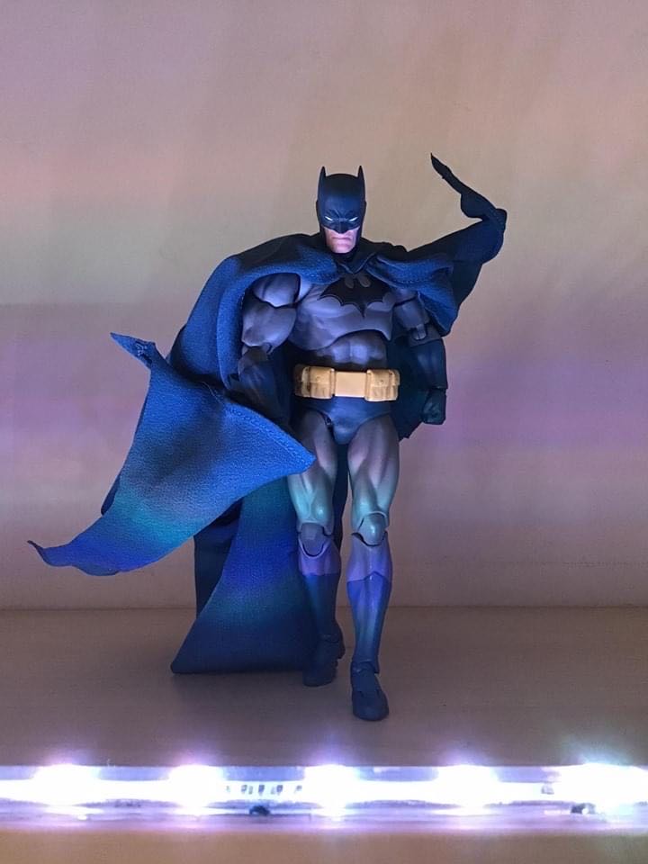 Batman (Hush Blue And Gray Version) - Medicom Mafex (Batman:  Hush) action figure collectible - Main Image 4