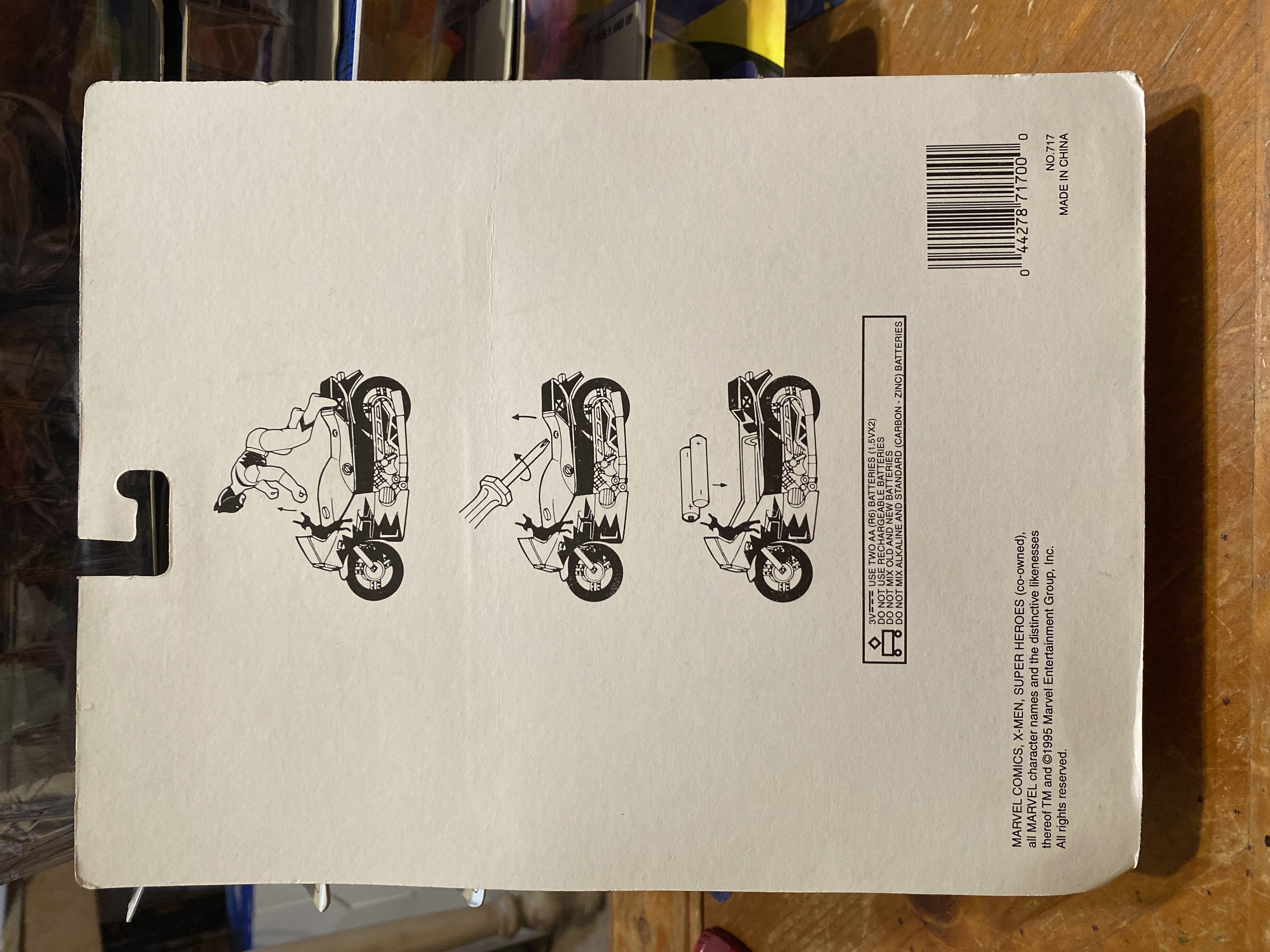 X-Men (Vehicle)  (Wolverine Mystery Bump & Go Motorcycle) action figure collectible [Barcode 044278717000] - Main Image 2