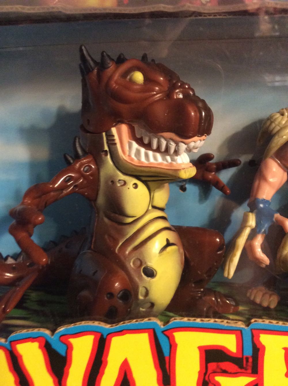 Savage Land Wolverine, Savage & Crawler Rex - Toy Biz (Marvel X-Men Savage Land) action figure collectible [Barcode 035112432920] - Main Image 3