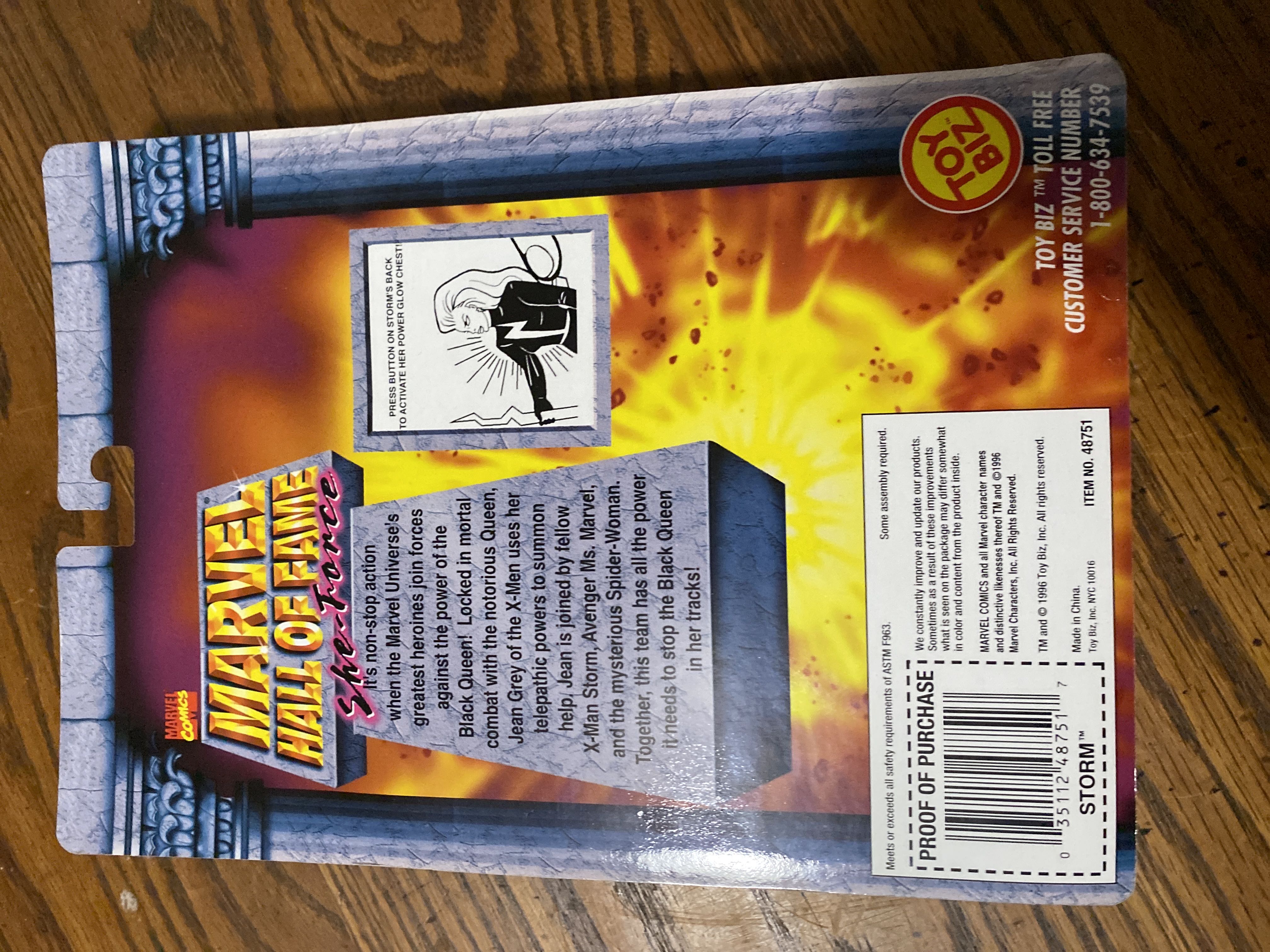 Storm - Toybiz (Marvel: Storm) action figure collectible [Barcode 035112487517] - Main Image 2