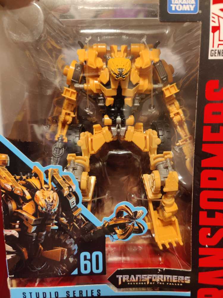 60 Scrapper  - Hasbro Takara Tomy (Studio Series) action figure collectible [Barcode 630509900589] - Main Image 3