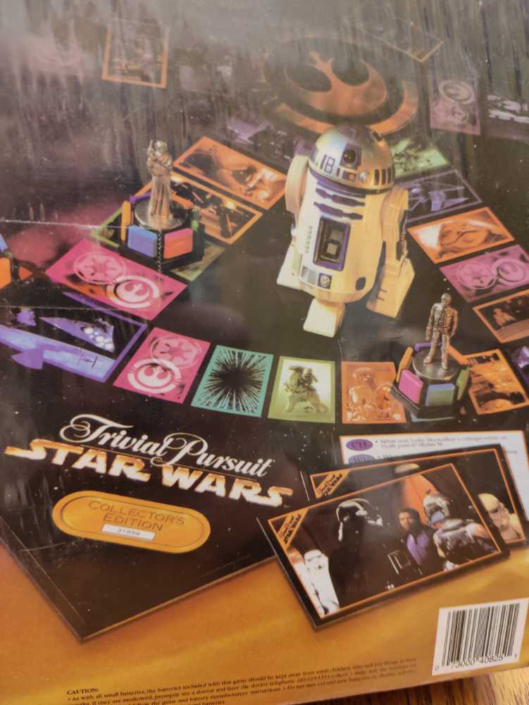 Trivial Pursuit: Star Wars Classic Trilogy Collector’s Edition - Parker Brothers (Game) action figure collectible [Barcode 073000408251] - Main Image 3