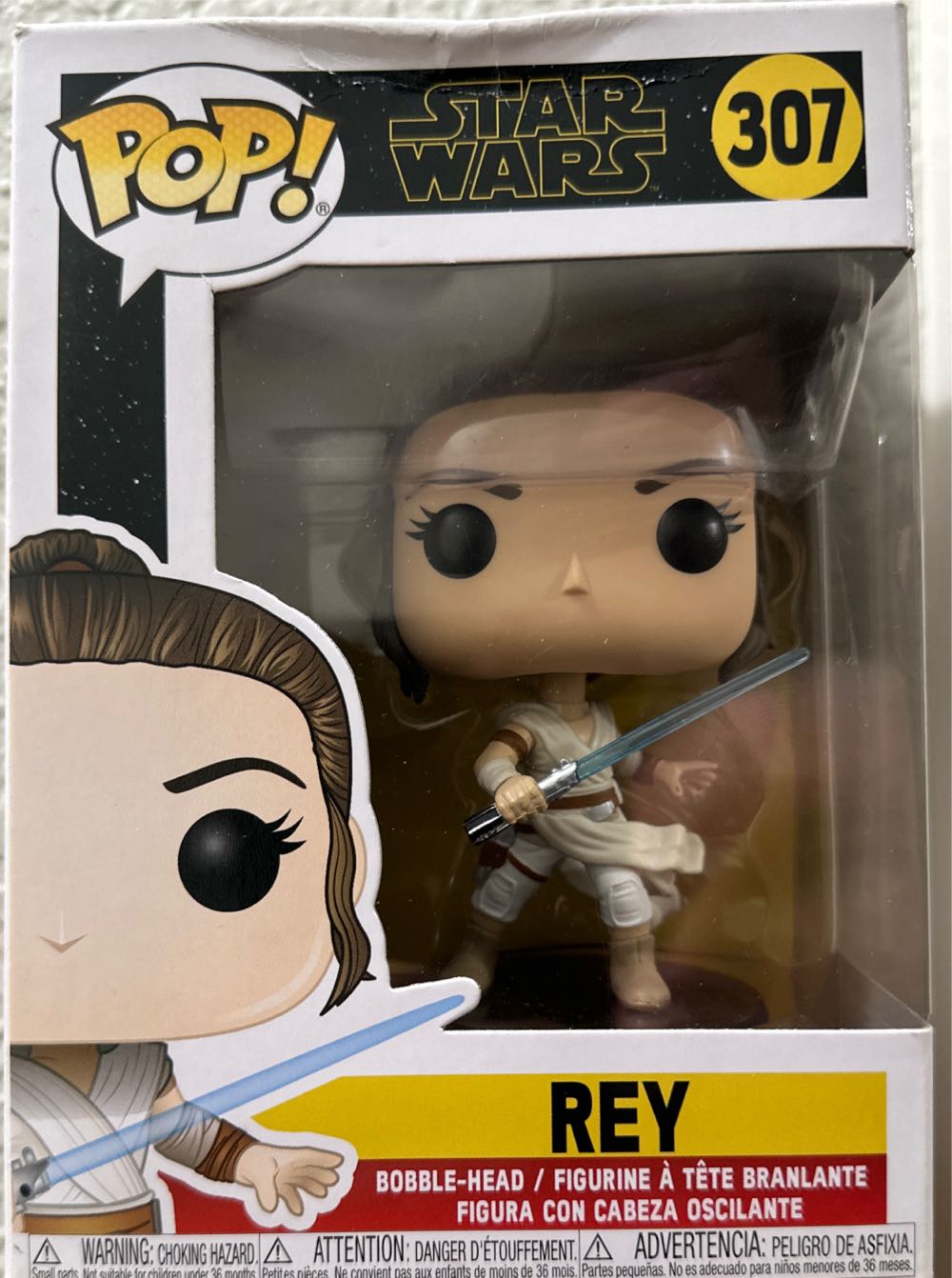 FUNKO: Rey #307  (Funko Pop Star Wars) action figure collectible [Barcode 889698398824] - Main Image 3