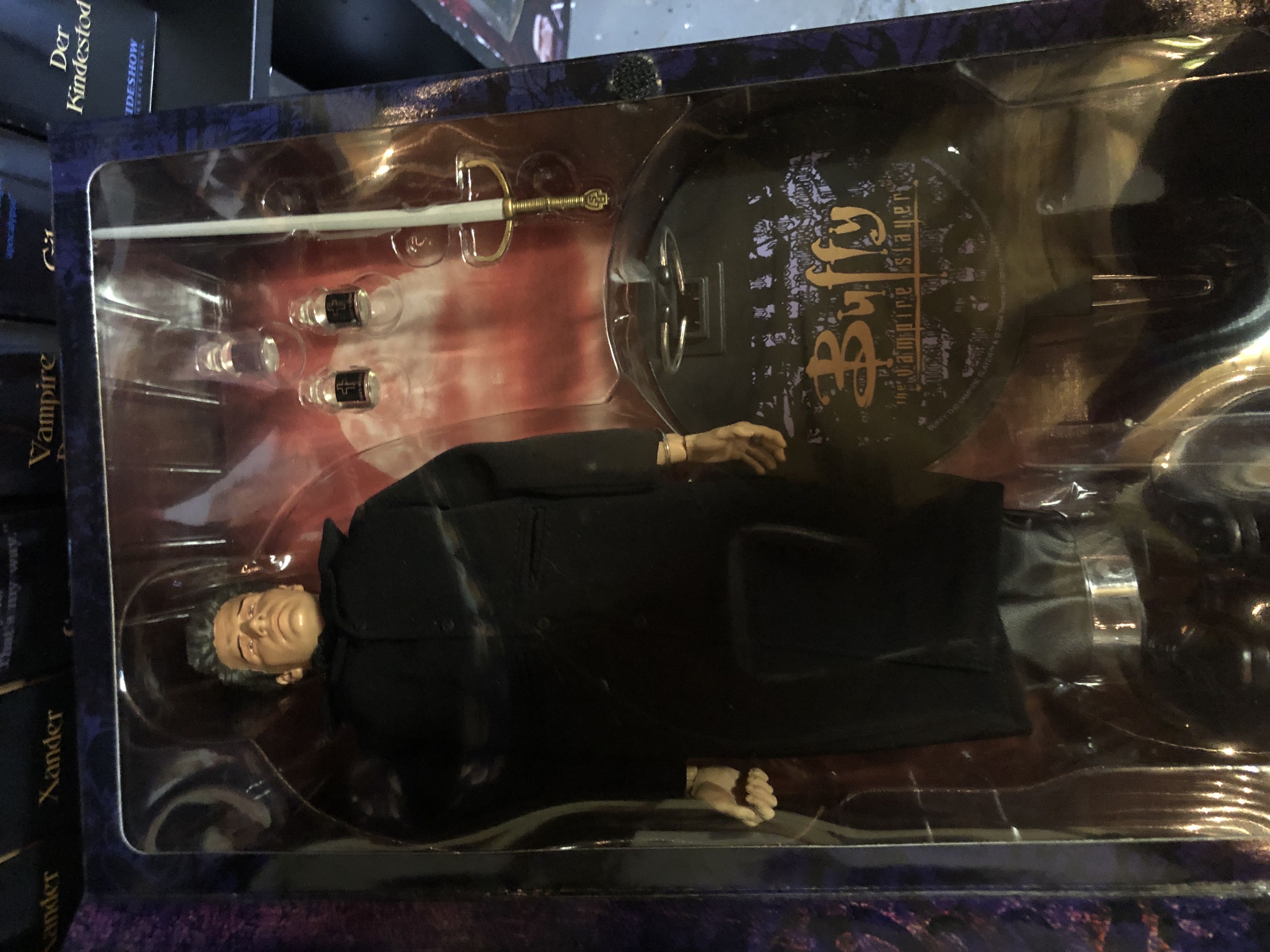 Buffy The Vampire Slayer - Sideshow Collectibles action figure collectible [Barcode 747720205802] - Main Image 2