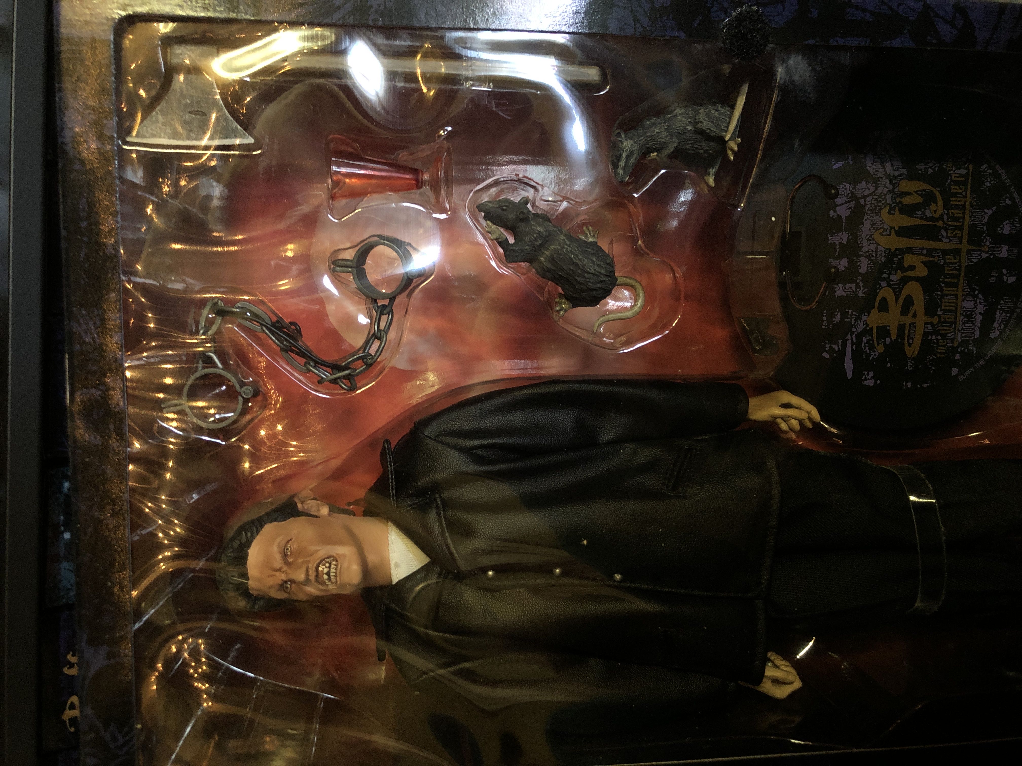 Buffy The Vampire Slayer - Sideshow Collectibles action figure collectible [Barcode 747720206540] - Main Image 2