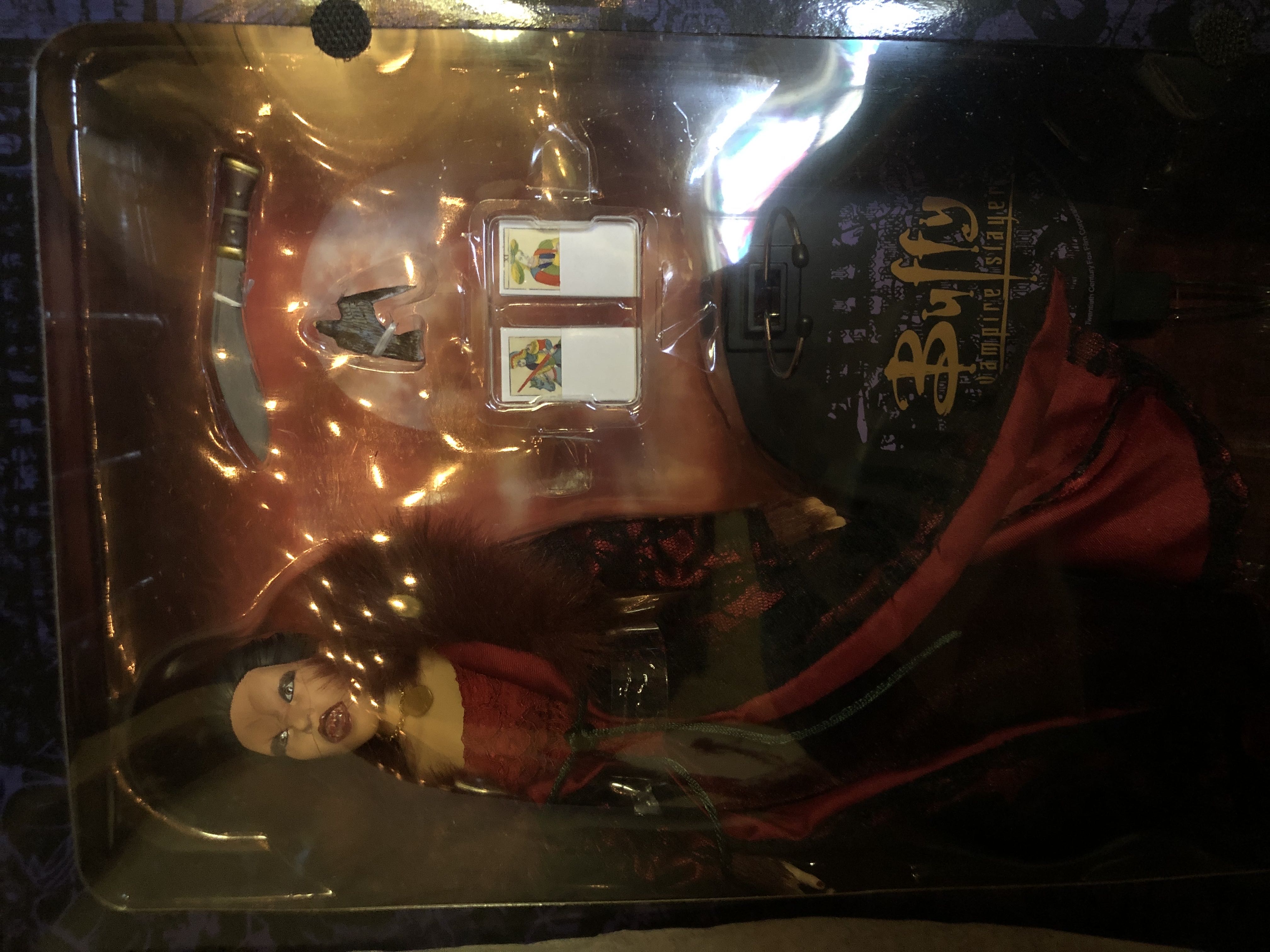 Buffy The Vampire Slayer - Sideshow Collectibles action figure collectible [Barcode 747720207417] - Main Image 2