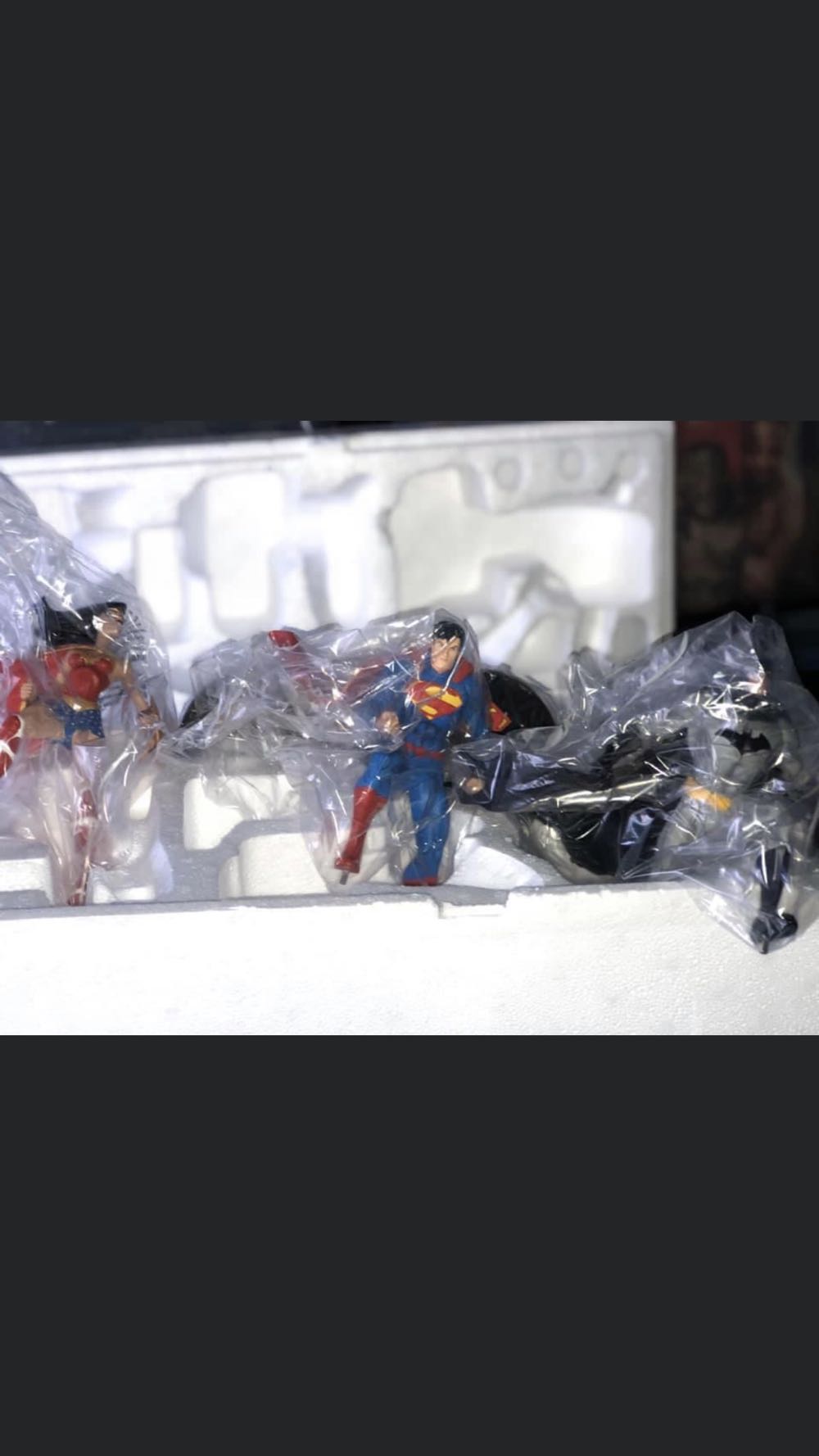 3 Jim Lee Exclusive Statue Superman/Batman/Wonder Woman  action figure collectible [Barcode 761941353128] - Main Image 2