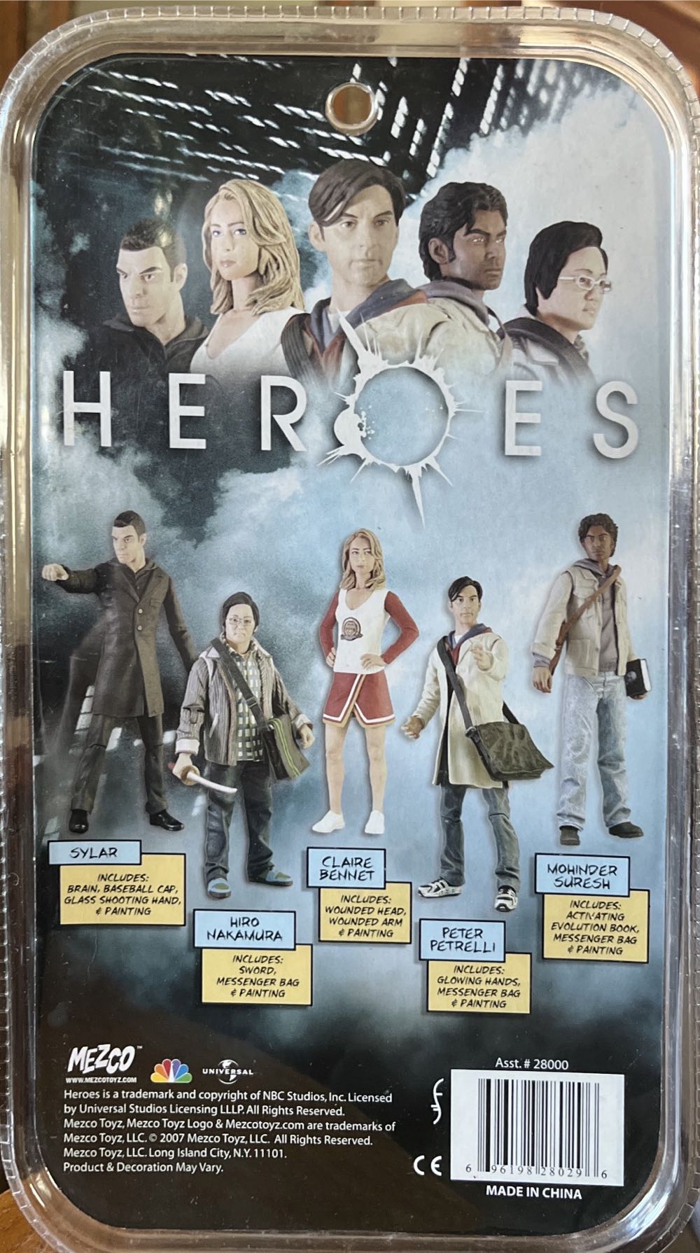 Noah Bennet - Mezco (Heroes) action figure collectible [Barcode 696198280135] - Main Image 2
