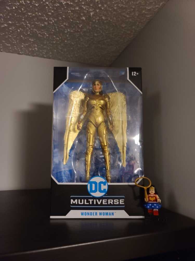 Wonder Woman Golden Armor - DCCU - EXTENDED UNIVERSE (Wonder Woman 1984) action figure collectible [Barcode 787926151237] - Main Image 4