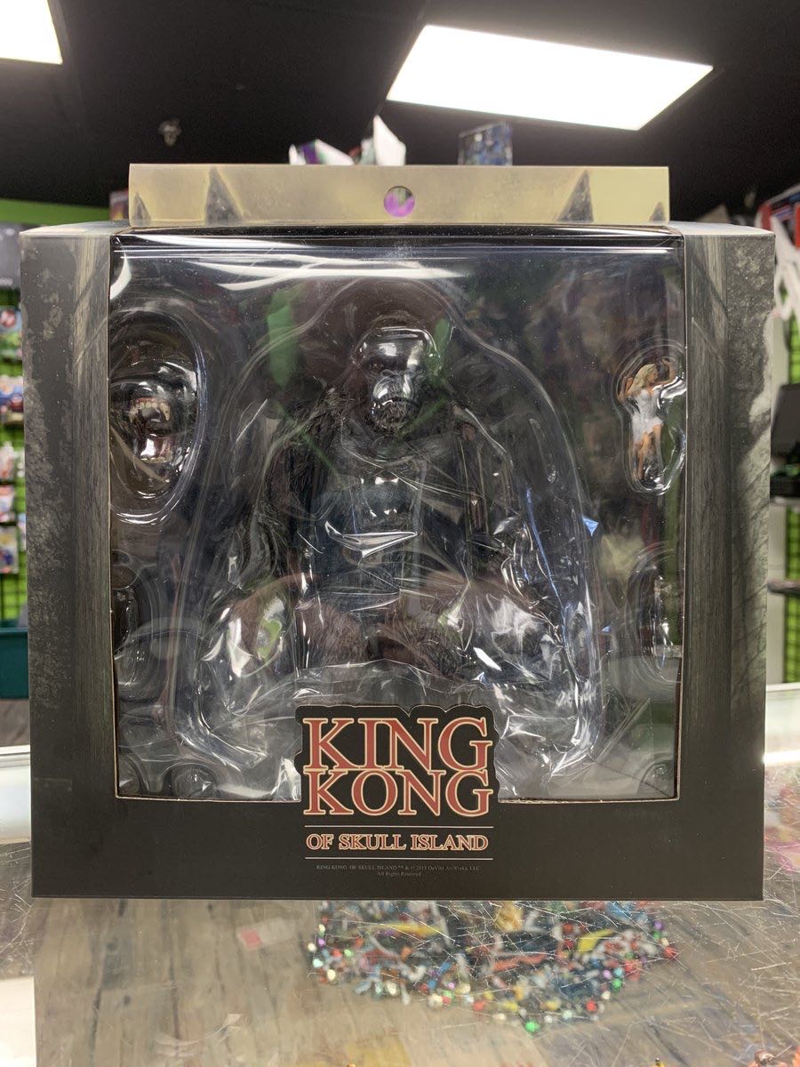 King Kong Of Skull Island - Mezco Toyz (King Kong) action figure collectible [Barcode 696198101003] - Main Image 3