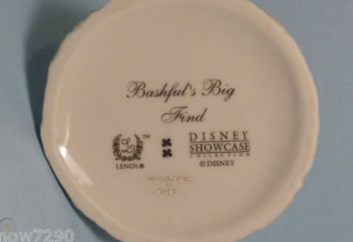 Snow White Bashful - Lenox (Disney Showcase Collection) action figure collectible - Main Image 3