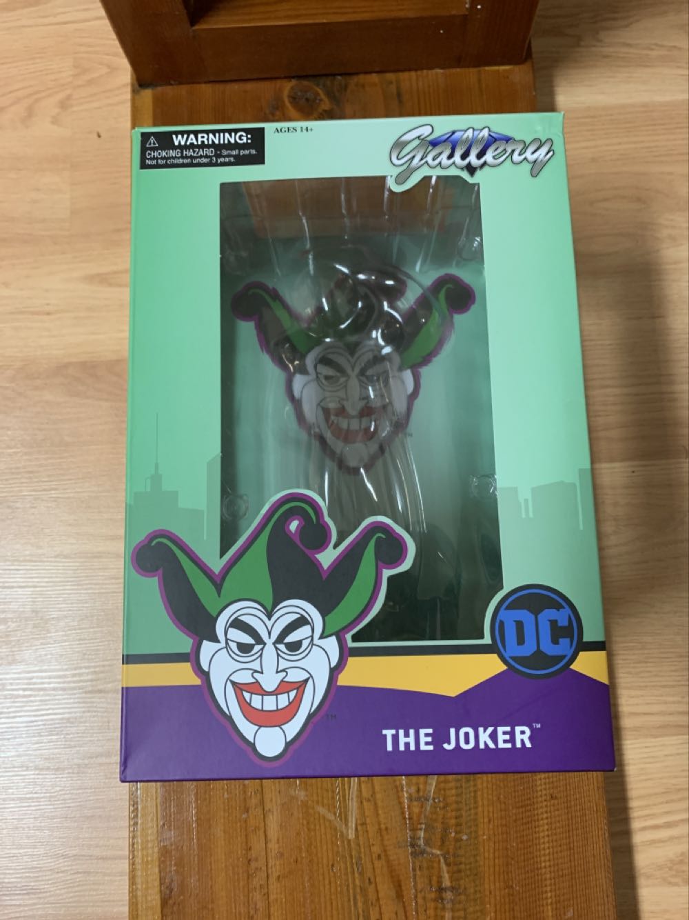 The Joker  (75 Years Of Batman) action figure collectible [Barcode 699788839317] - Main Image 4