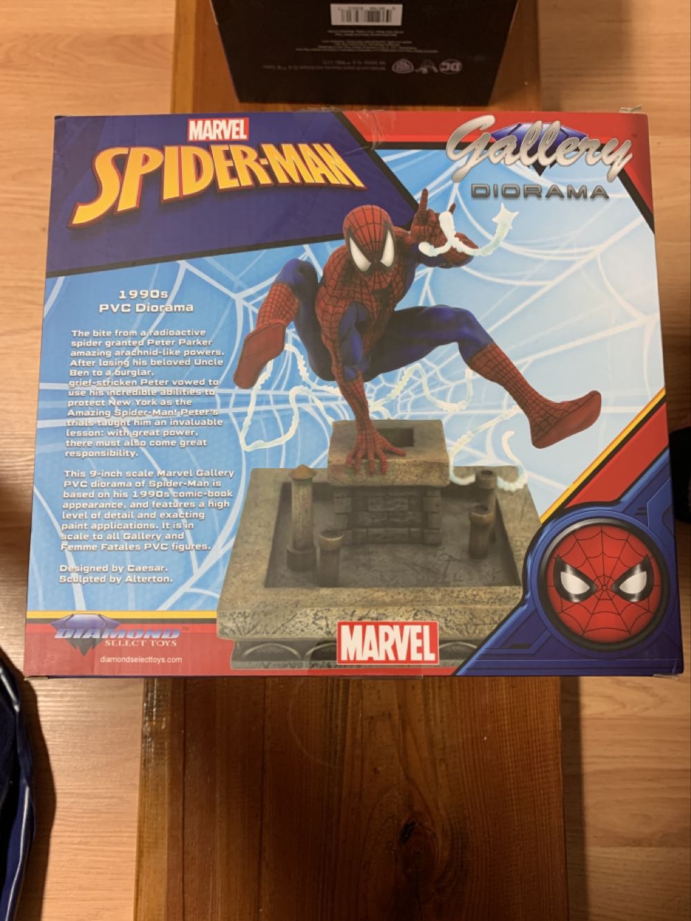 Spider-Man: Diamond Select PVC Statue - Diamond Select Toys (Classic Spiderman) action figure collectible [Barcode 699788829240] - Main Image 4