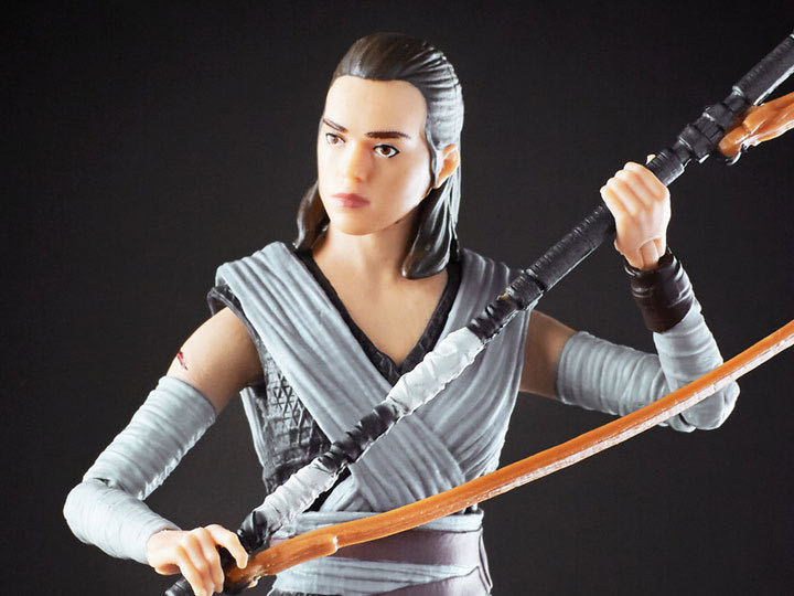Rey-Jedi Training - Hasbro (Red Line) action figure collectible [Barcode 630509522279] - Main Image 2