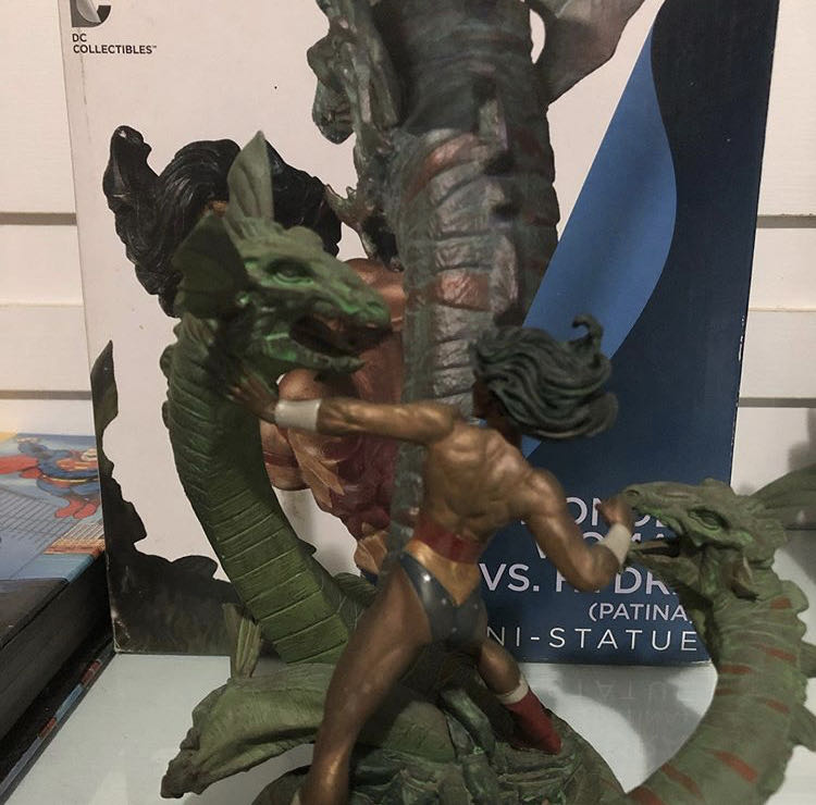 Wonder Woman Vs. Hydra (Patina) - DC Collectibles (Statuet) action figure collectible [Barcode 761941320250] - Main Image 3